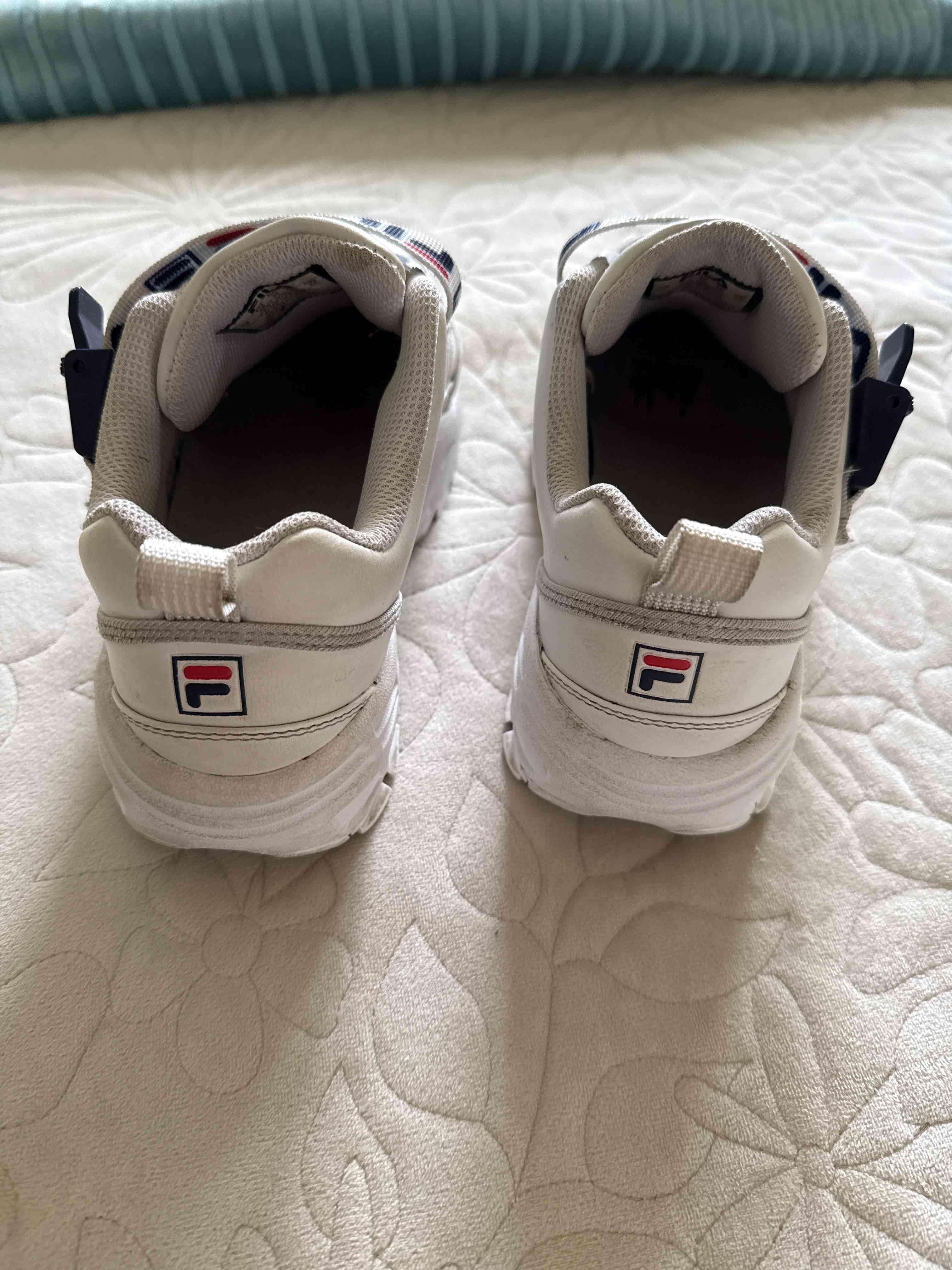 Zapatillas blancas Fila usadas - miniatura 3