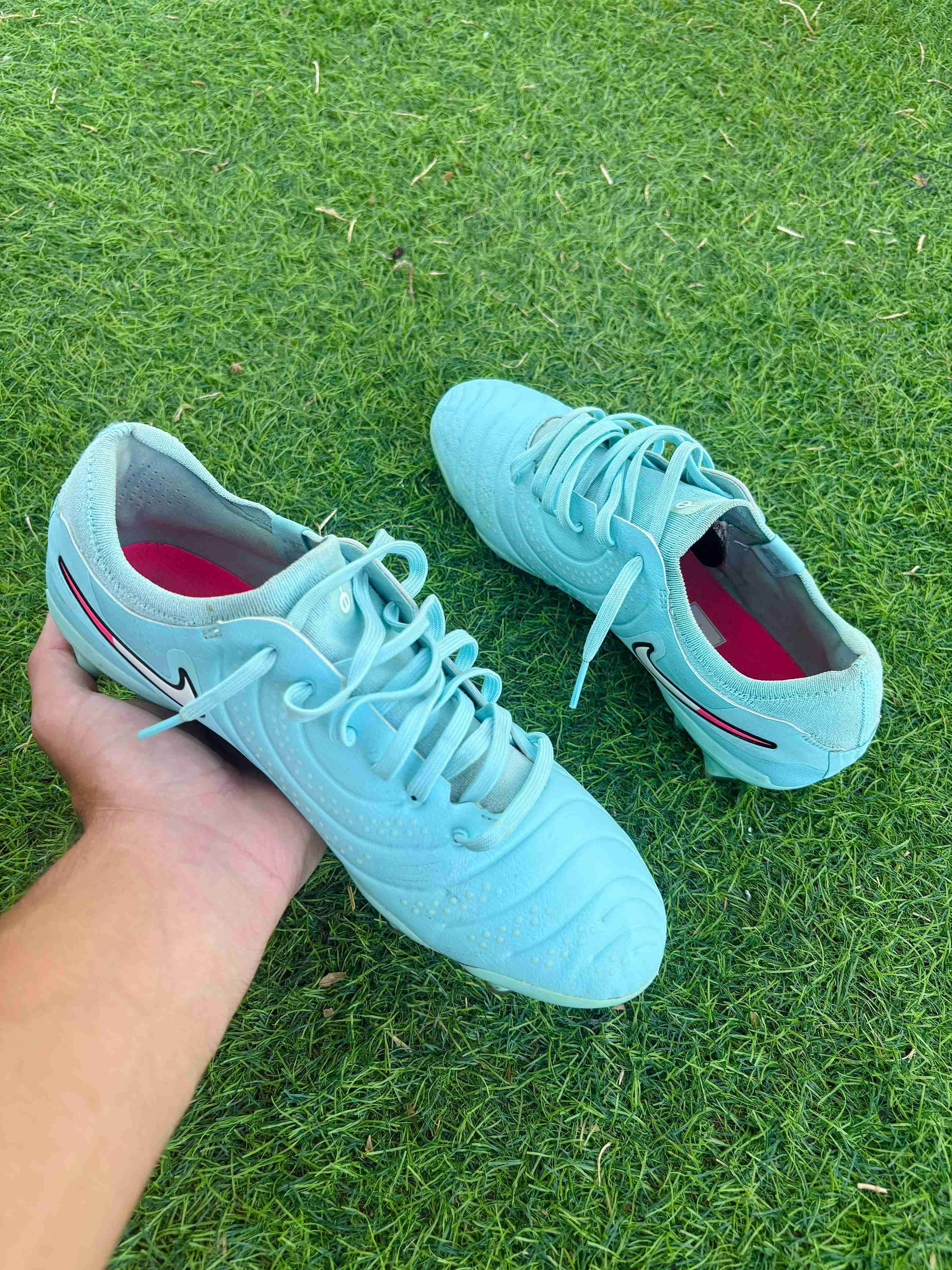 Zapatos de fútbol celestes - miniatura 3