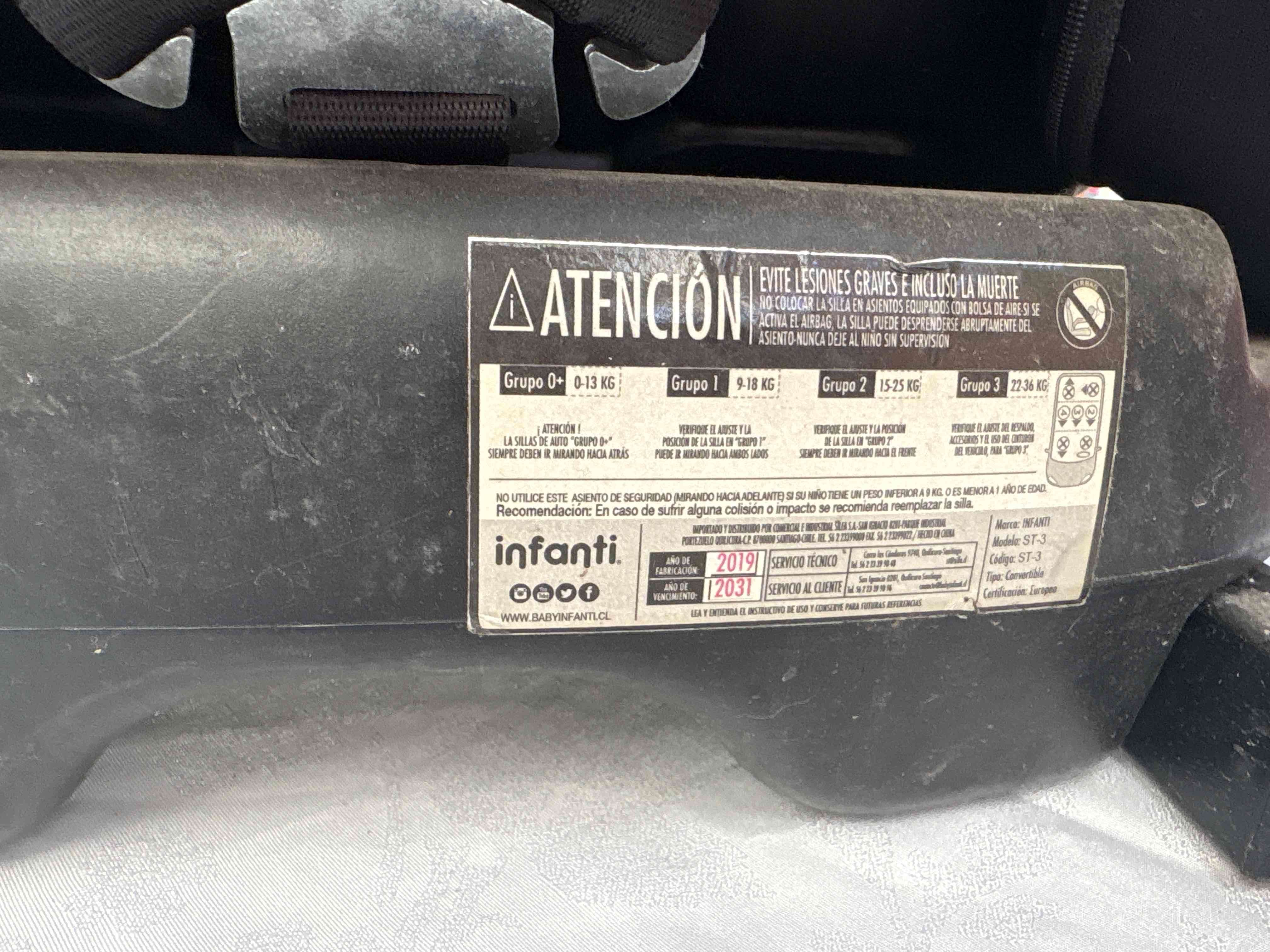 Silla de auto para bebé gris 360 - miniatura 4