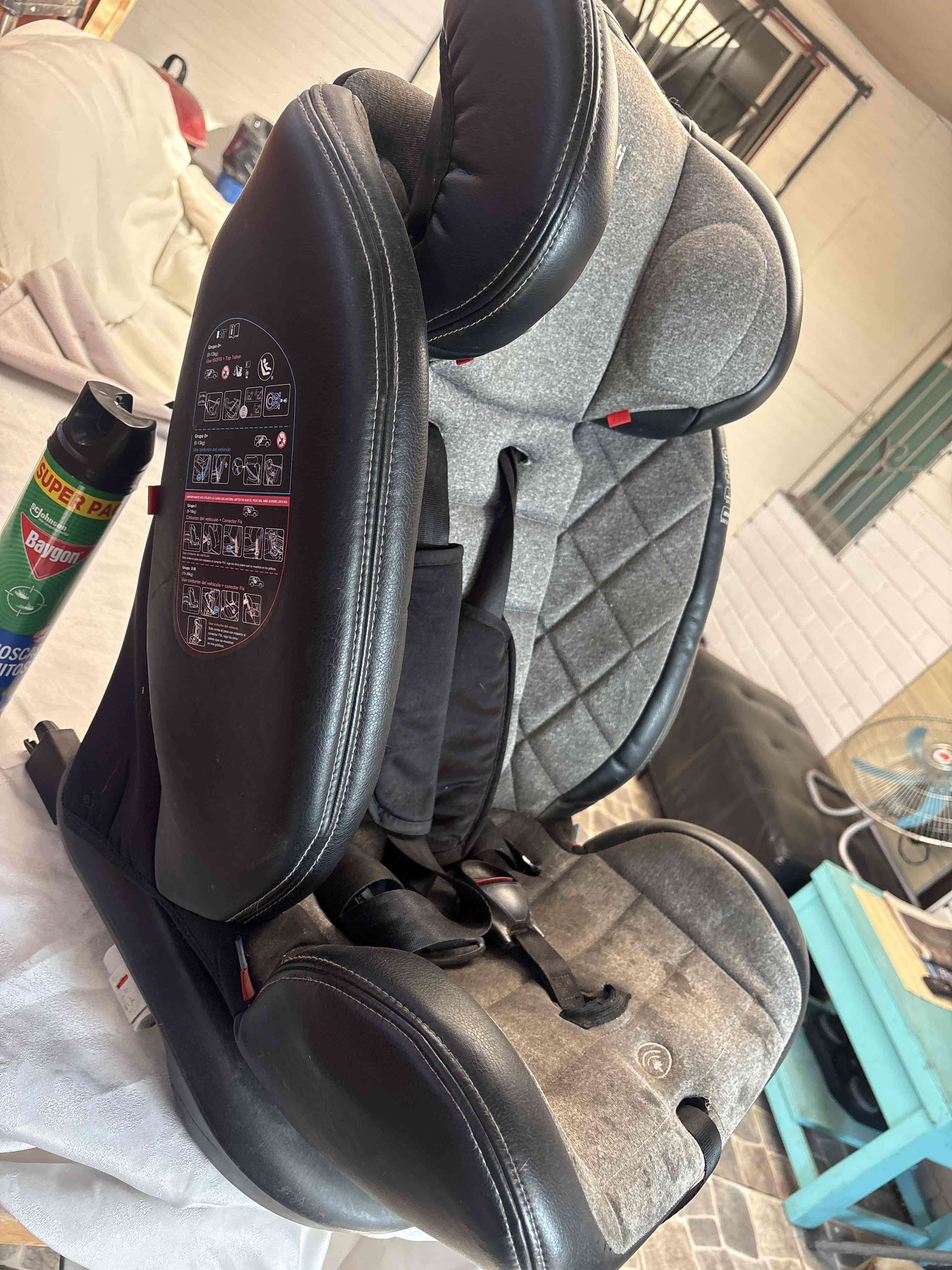 Silla de auto para bebé gris 360 - miniatura 5