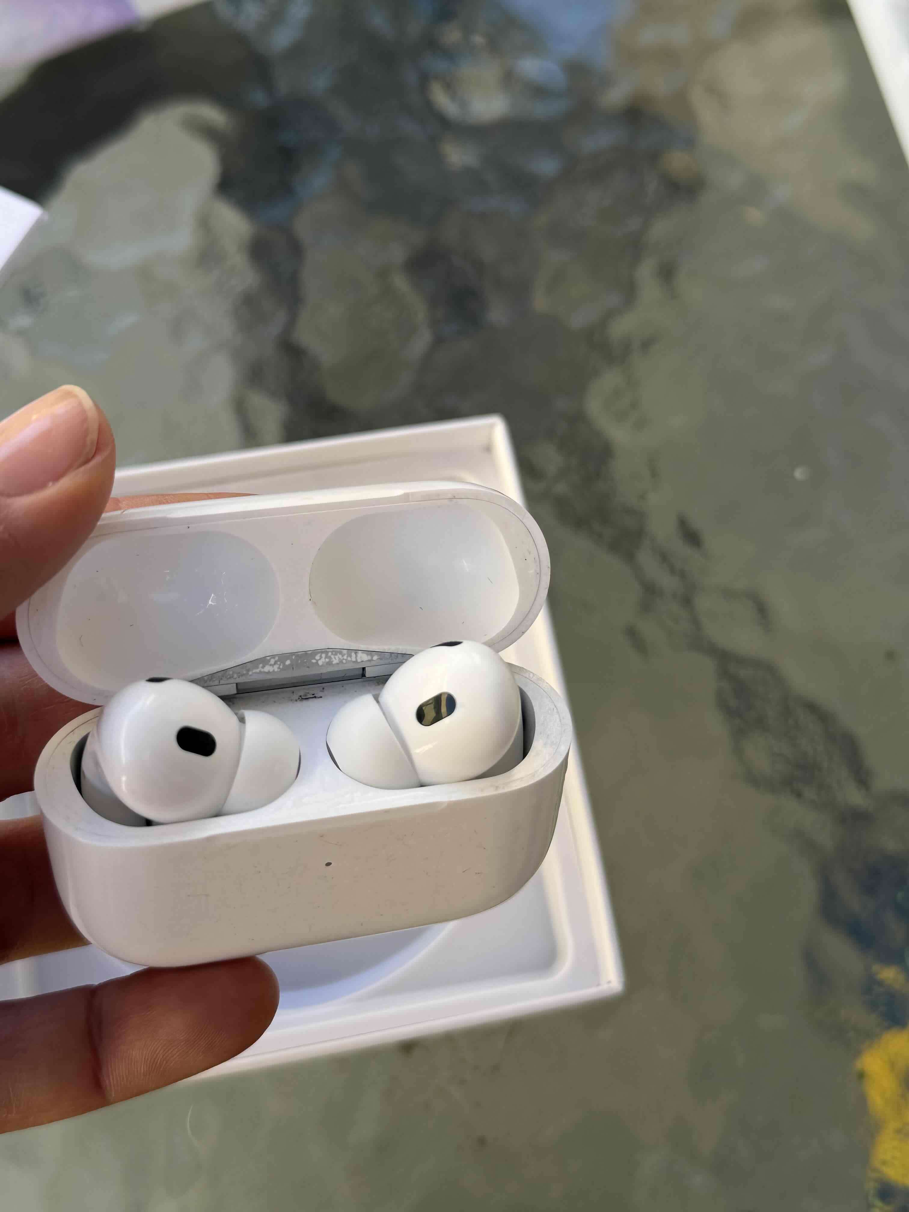 Audífonos inalámbricos blancos - miniatura 3