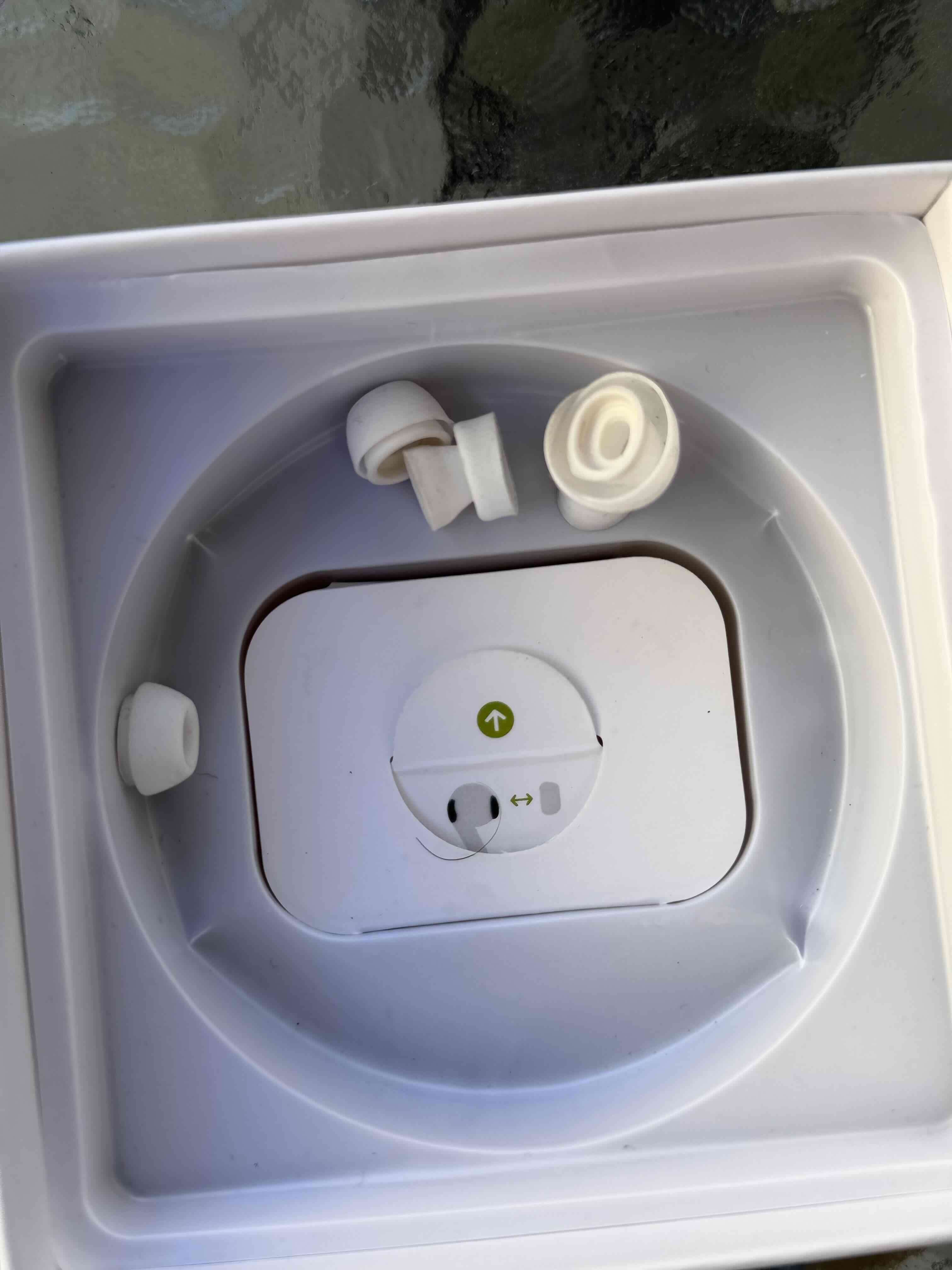 Audífonos inalámbricos blancos - miniatura 4