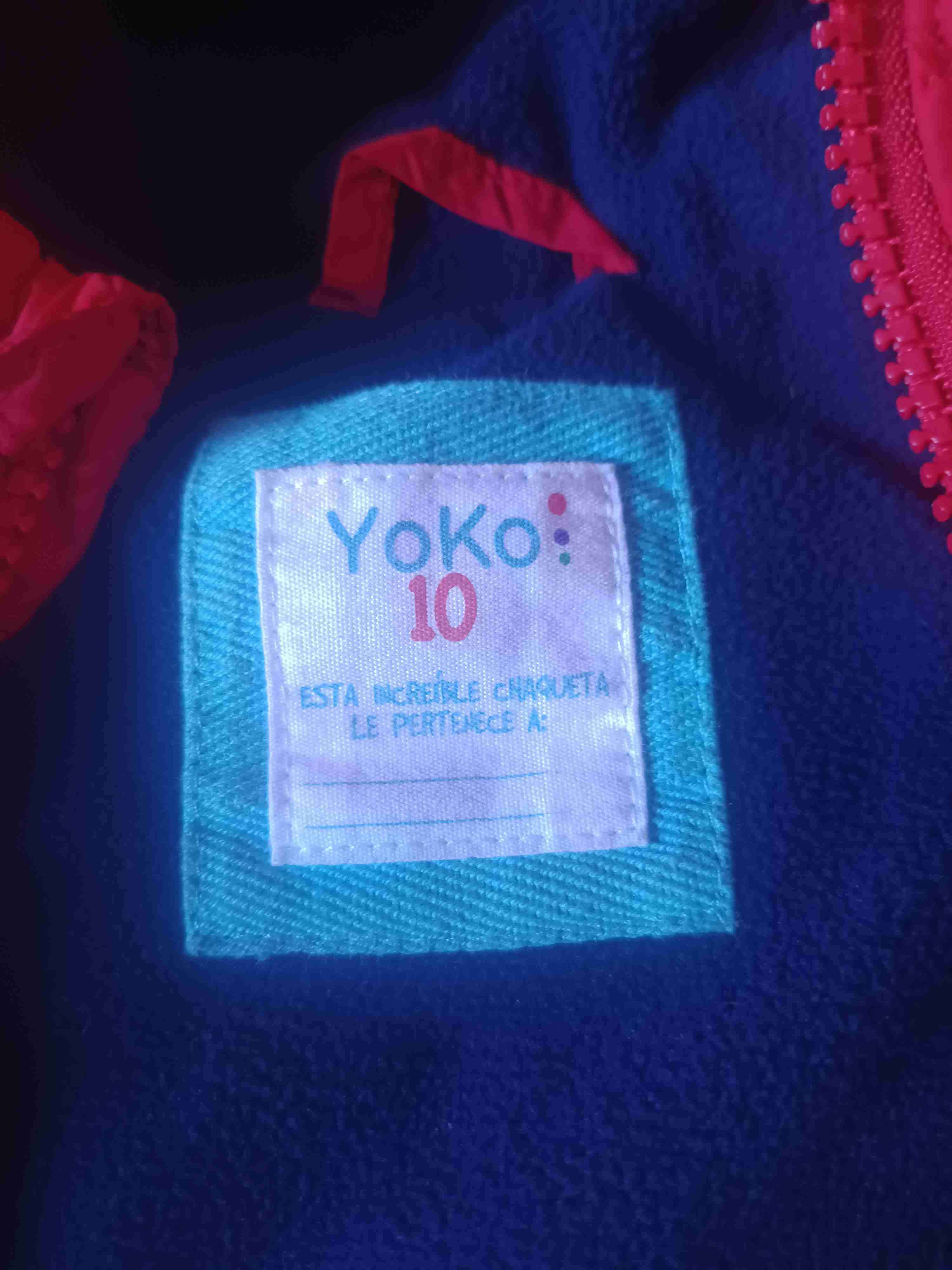 Chaqueta infantil roja con capucha - miniatura 2