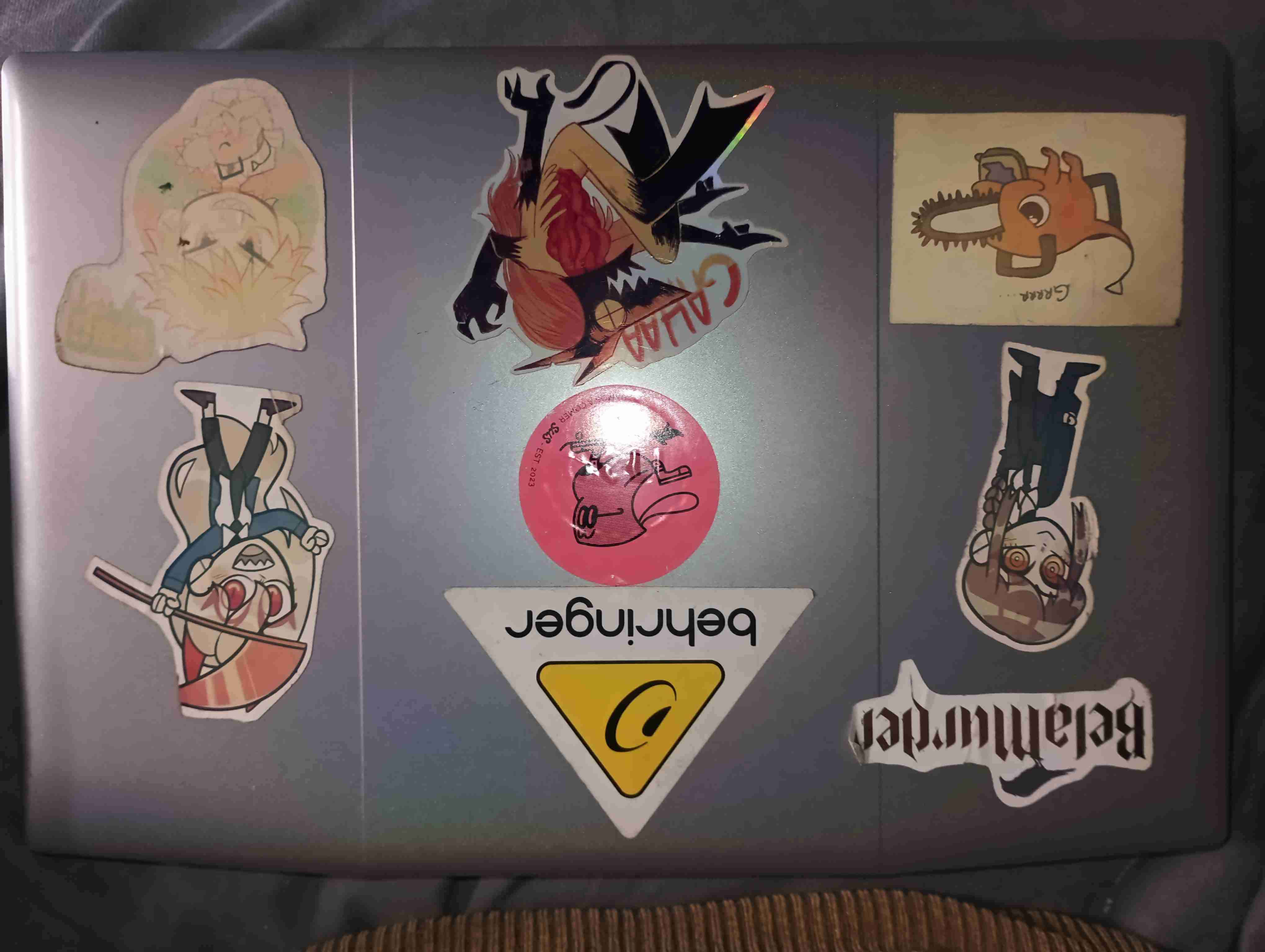 Notebook Dell gris-negro - miniatura 2