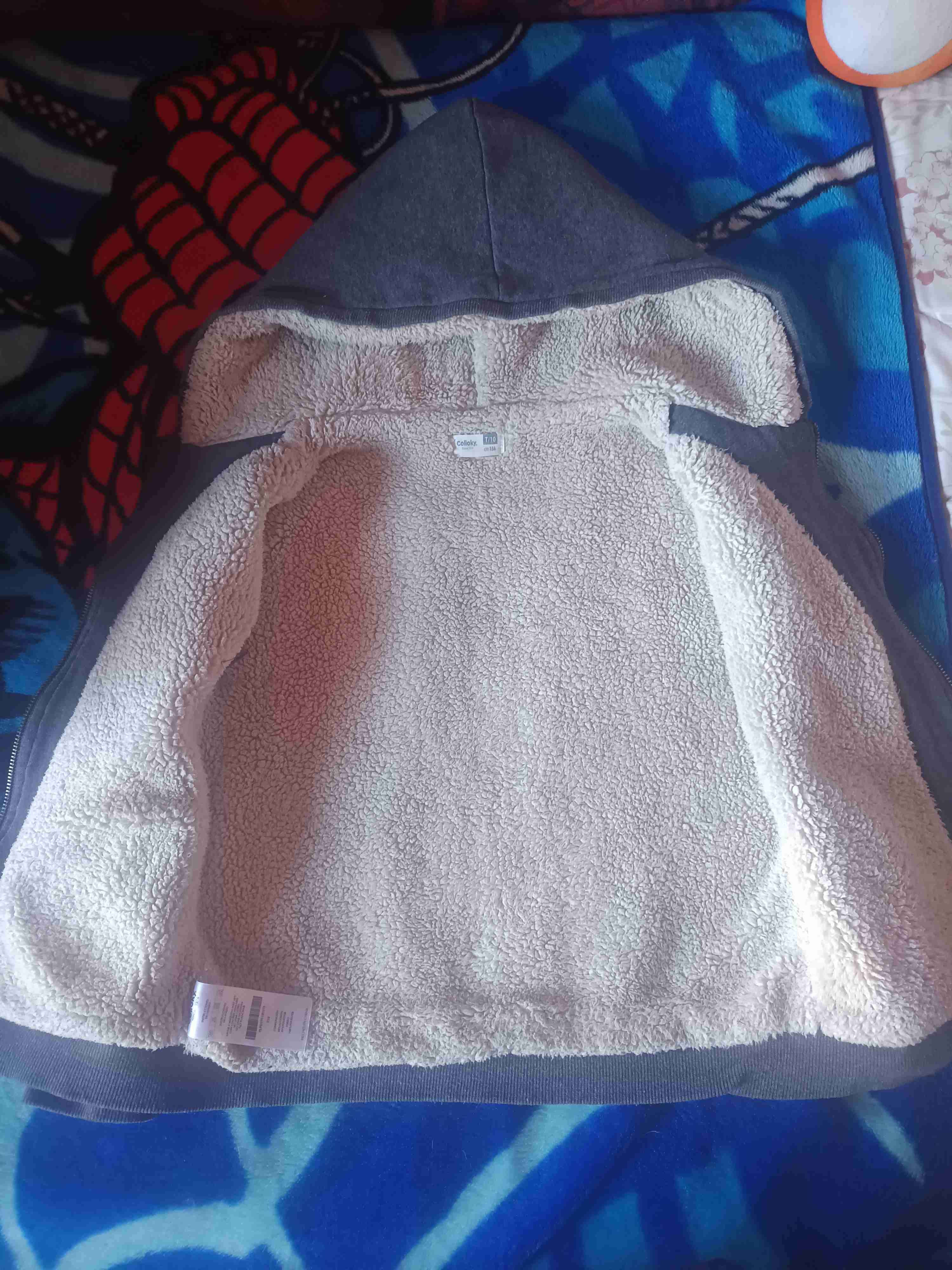 Polerón gris con capucha - miniatura 2