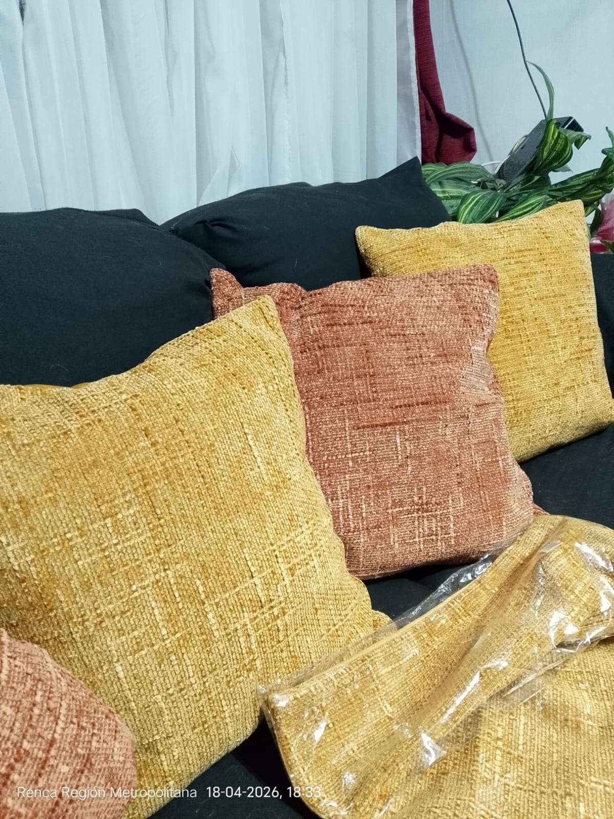 Sofá tres plazas naranja - miniatura 5