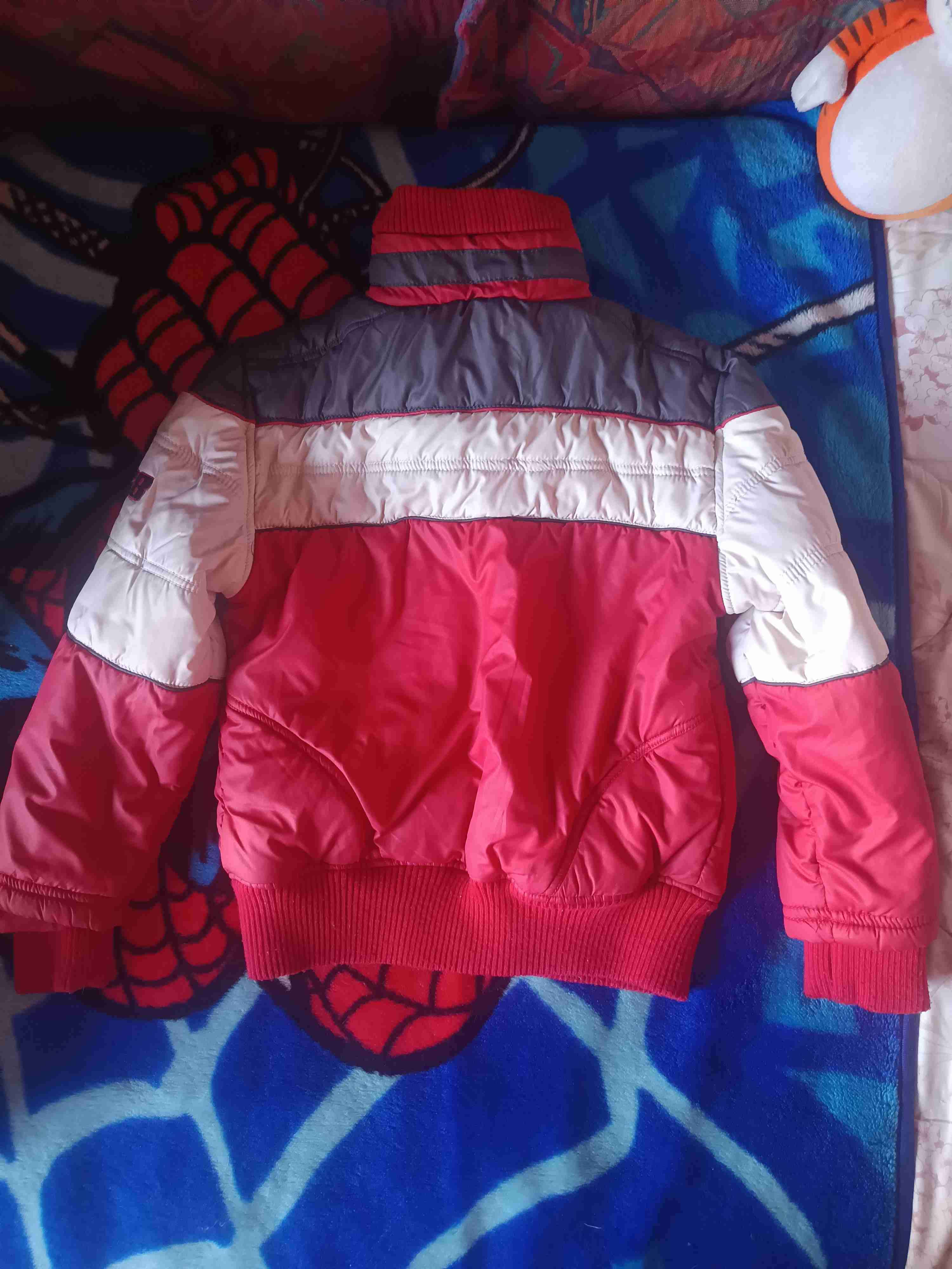 Chaqueta acolchada roja Hot Wheels - miniatura 5