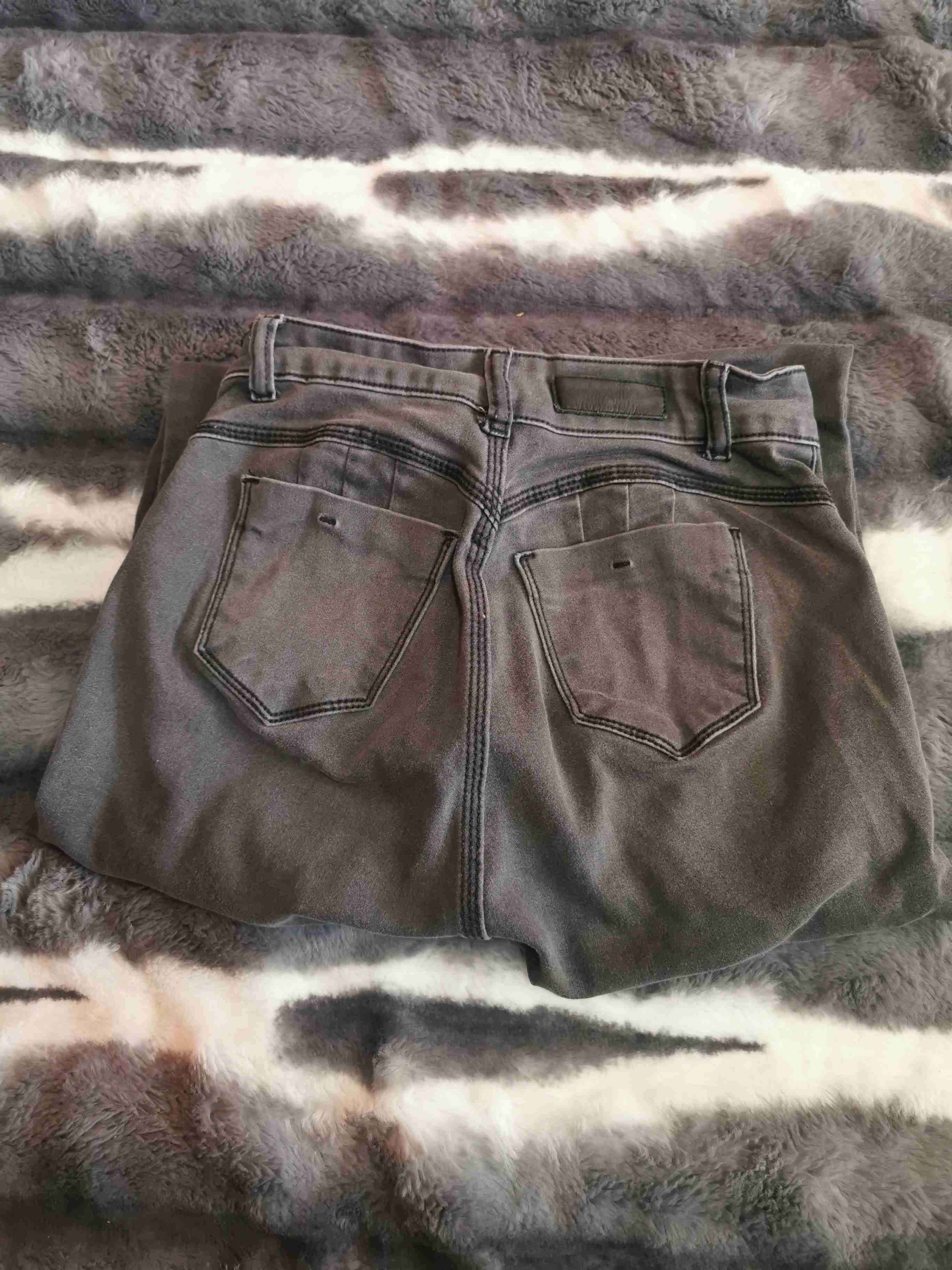 Jeans gris desgastados - miniatura 2