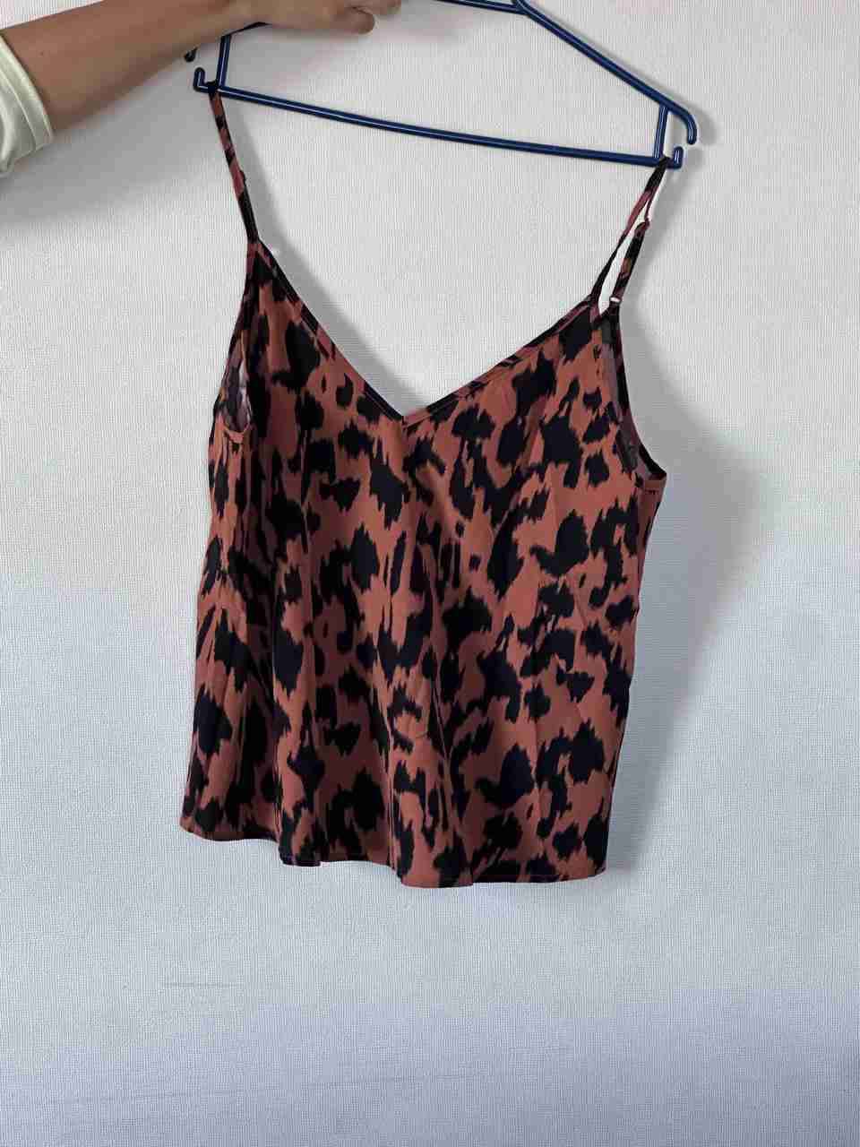 Blusa sin mangas estampada - miniatura 2