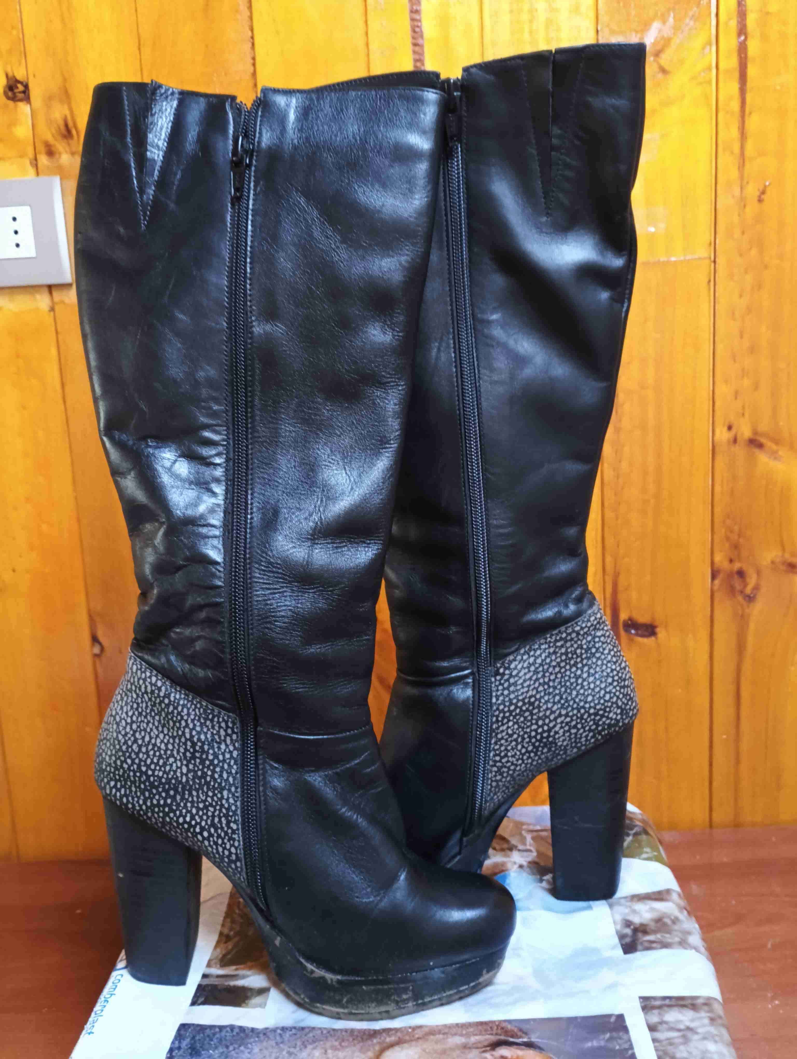 Botas negras altas - miniatura 3