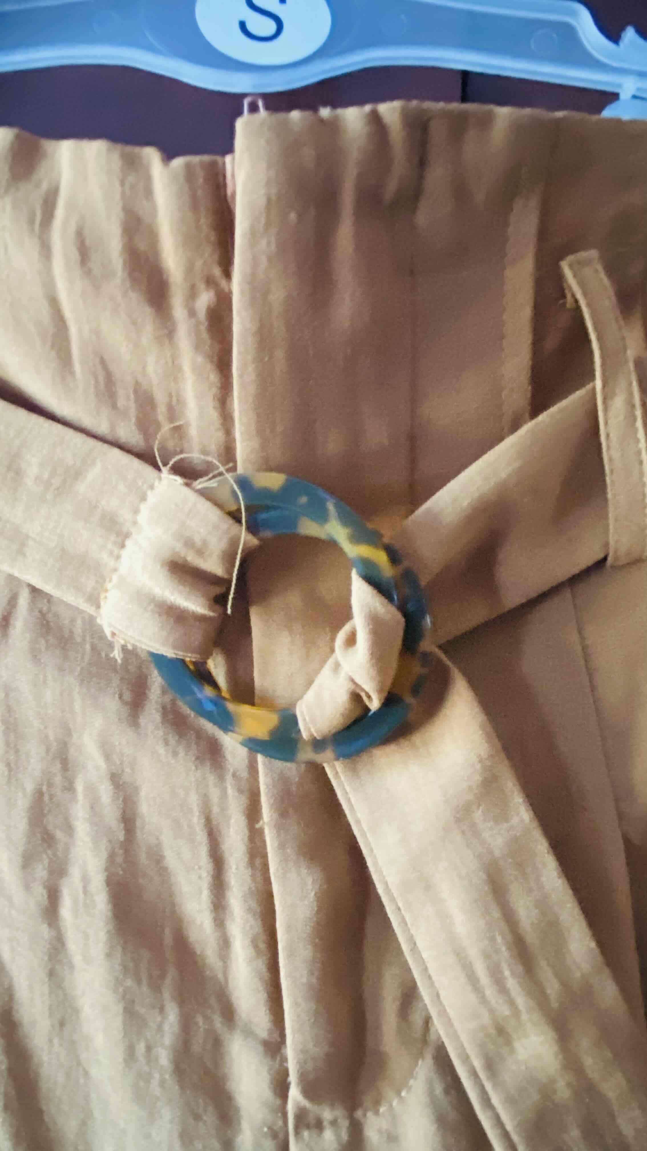 Shorts mostaza con cinturón - miniatura 3