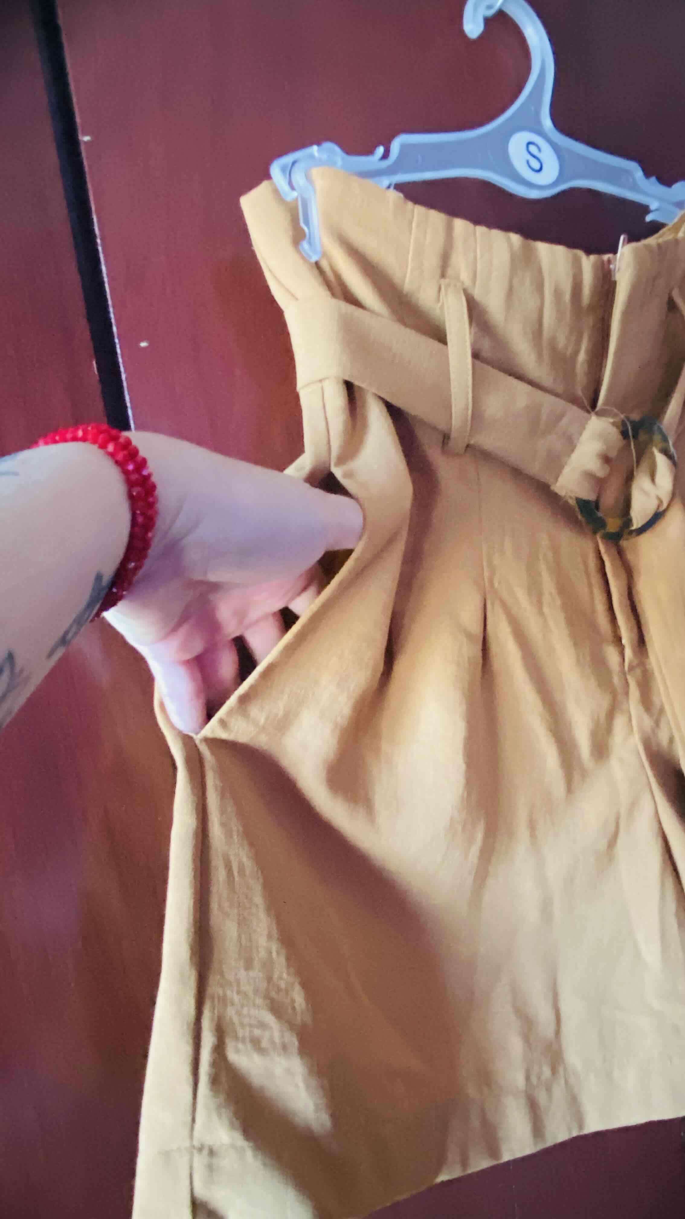 Shorts mostaza con cinturón - miniatura 4