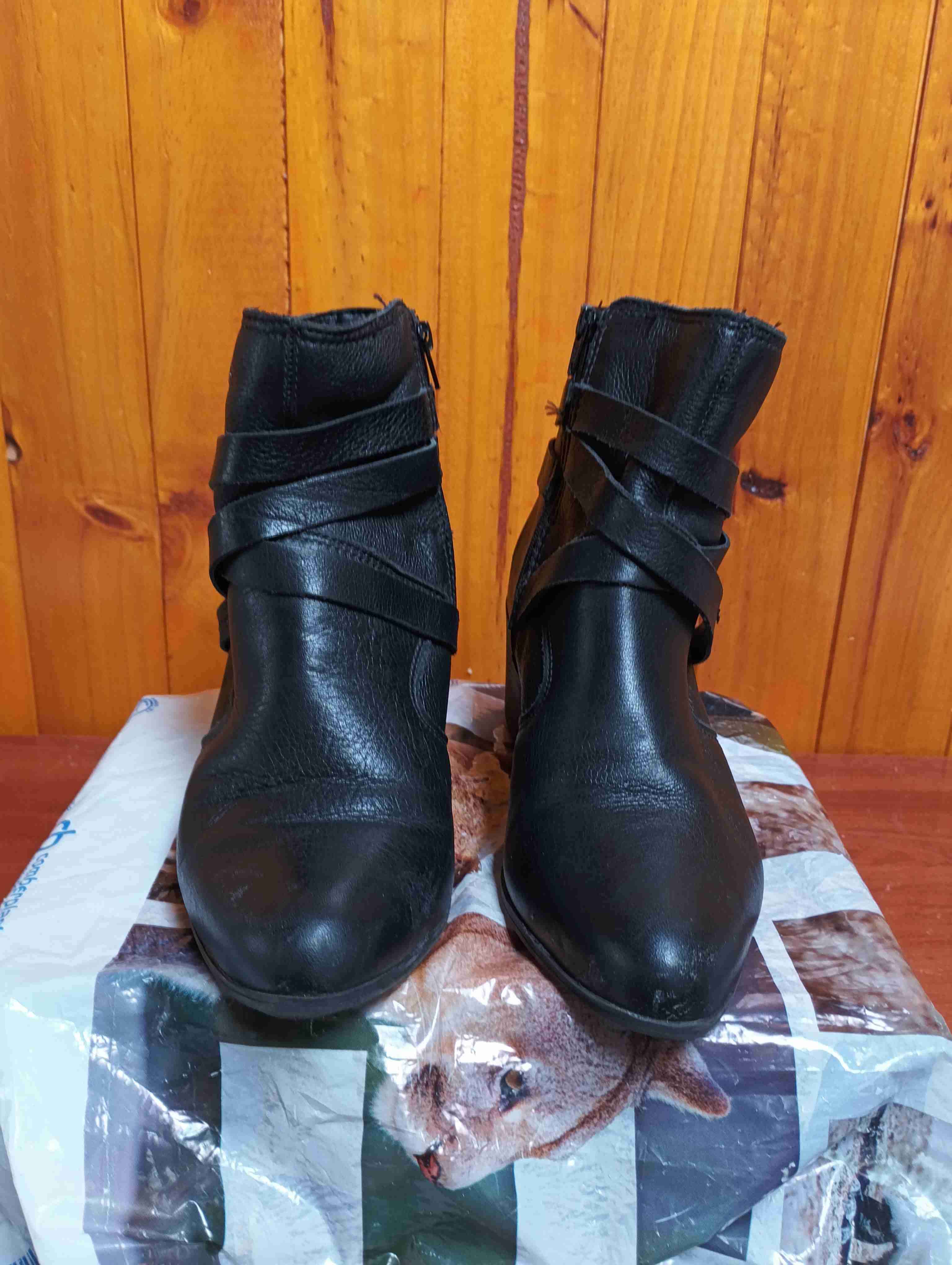 Botines negros de cuero - miniatura 1
