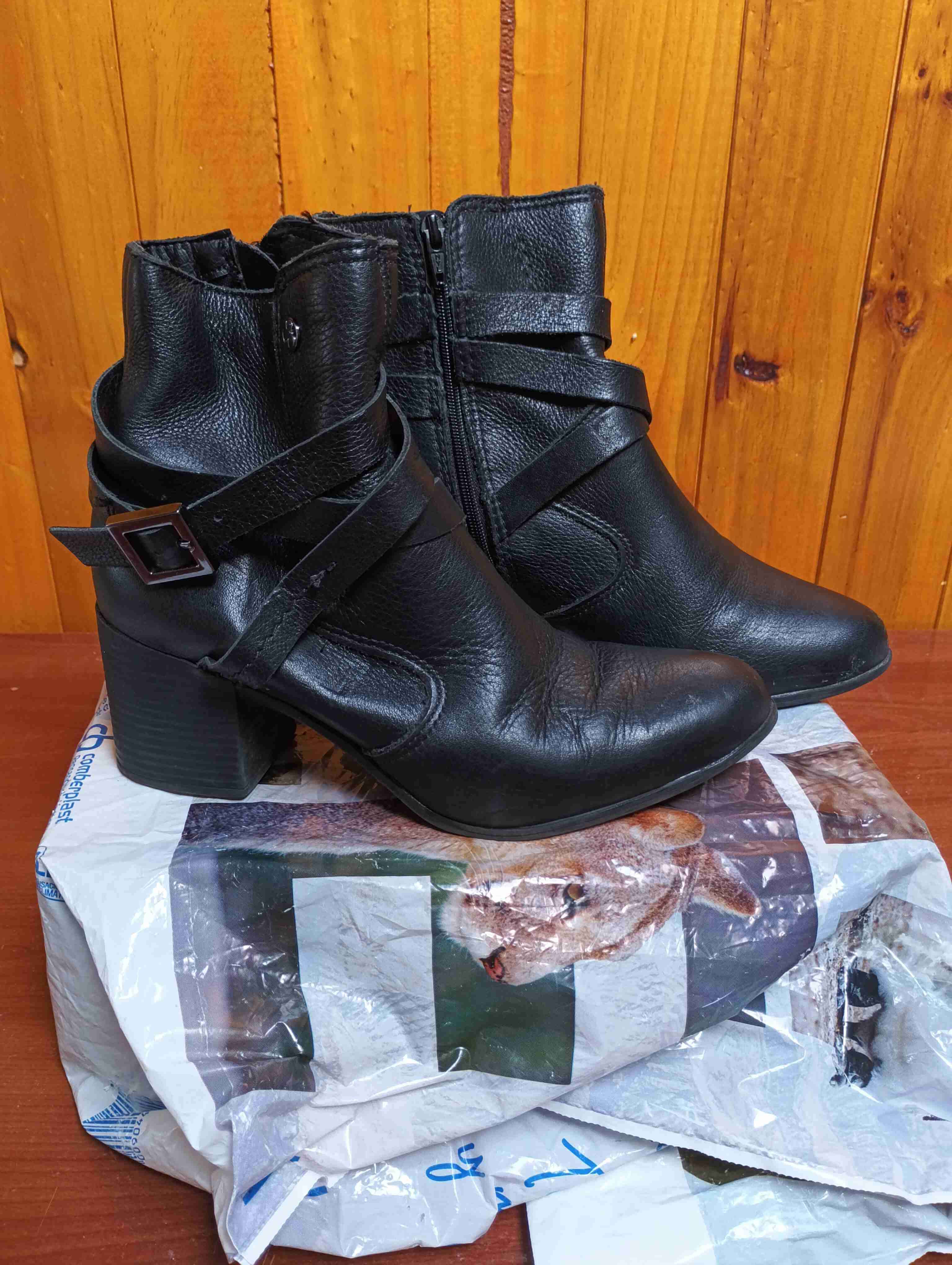 Botines negros de cuero - miniatura 2