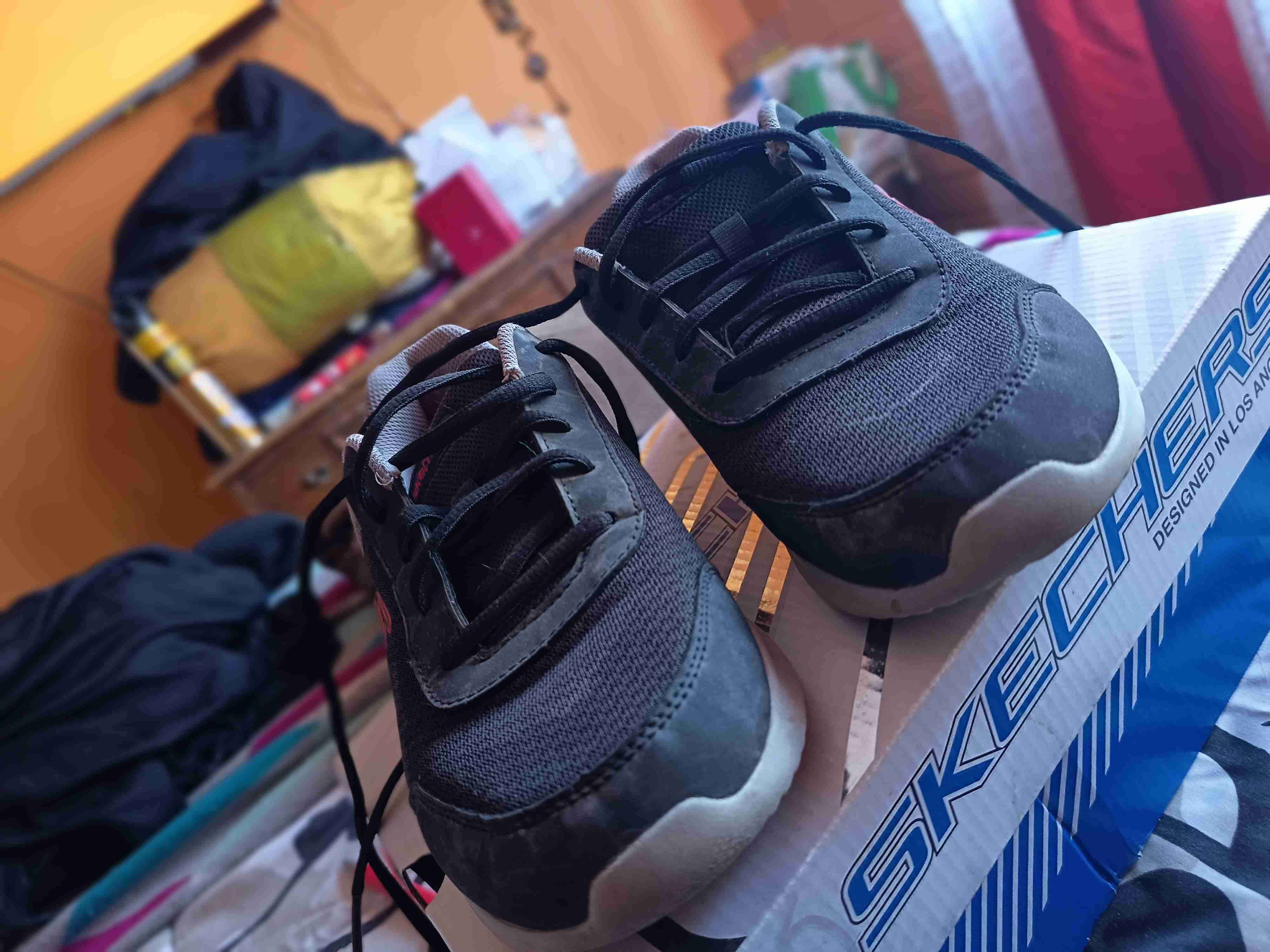 Zapatillas negras rojas niños - miniatura 4