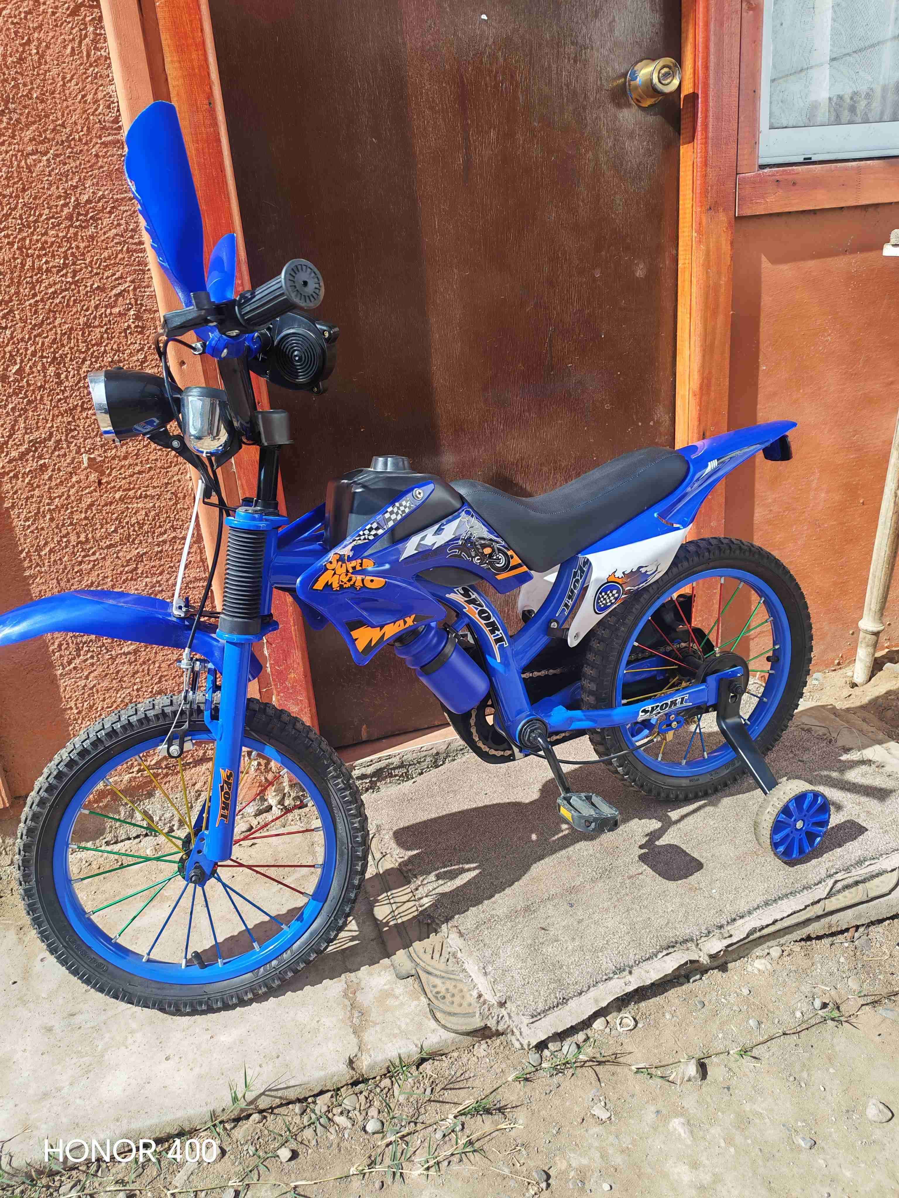 Bicicleta infantil azul - miniatura 2
