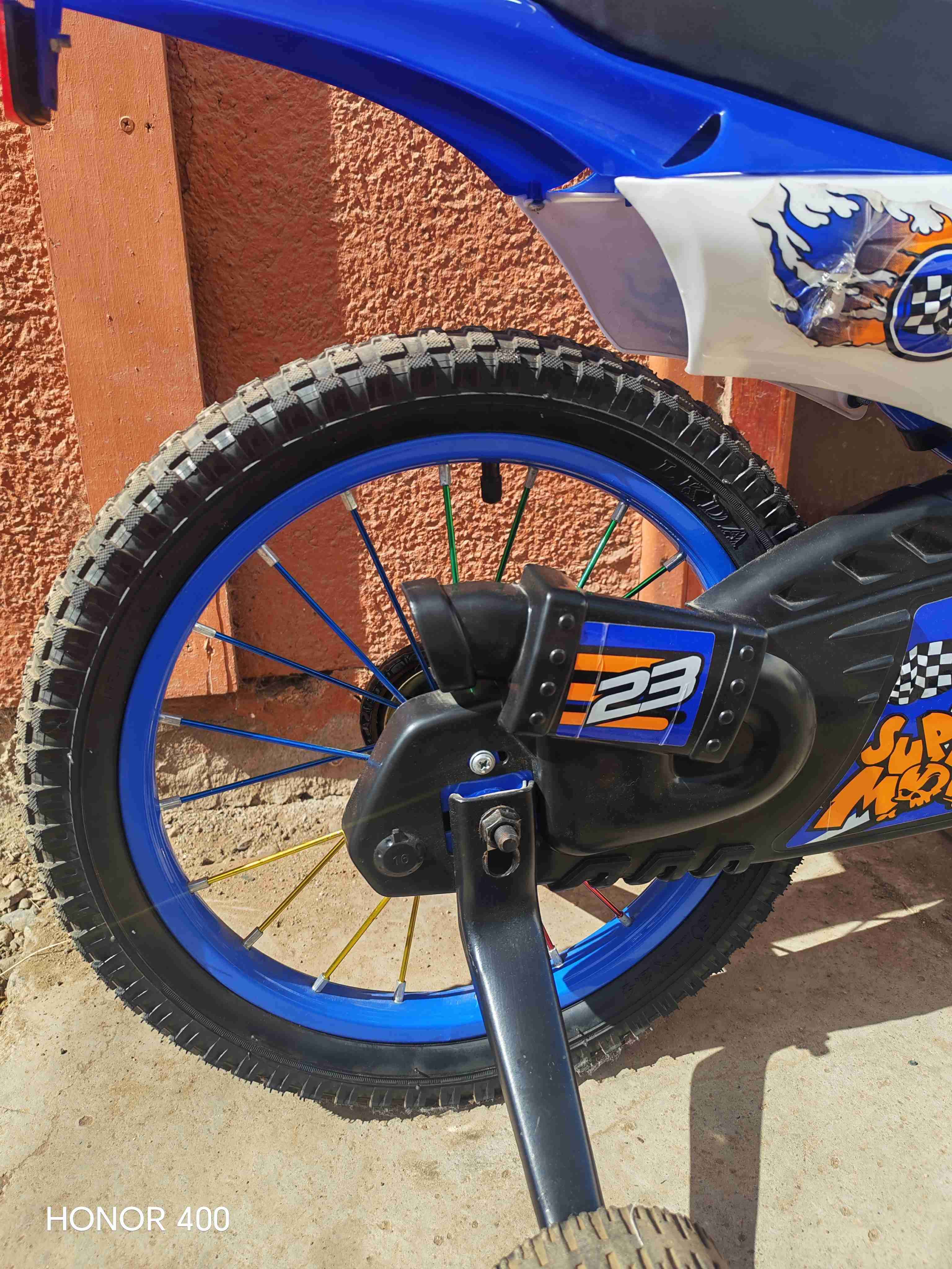 Bicicleta infantil azul - miniatura 4