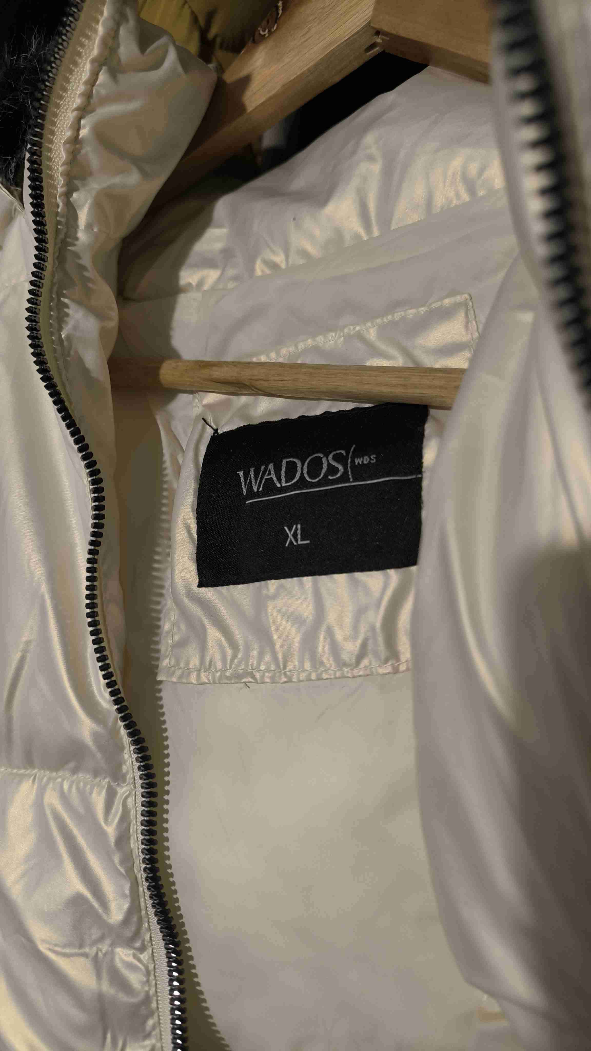 Chaqueta acolchada amarilla con capucha - miniatura 3