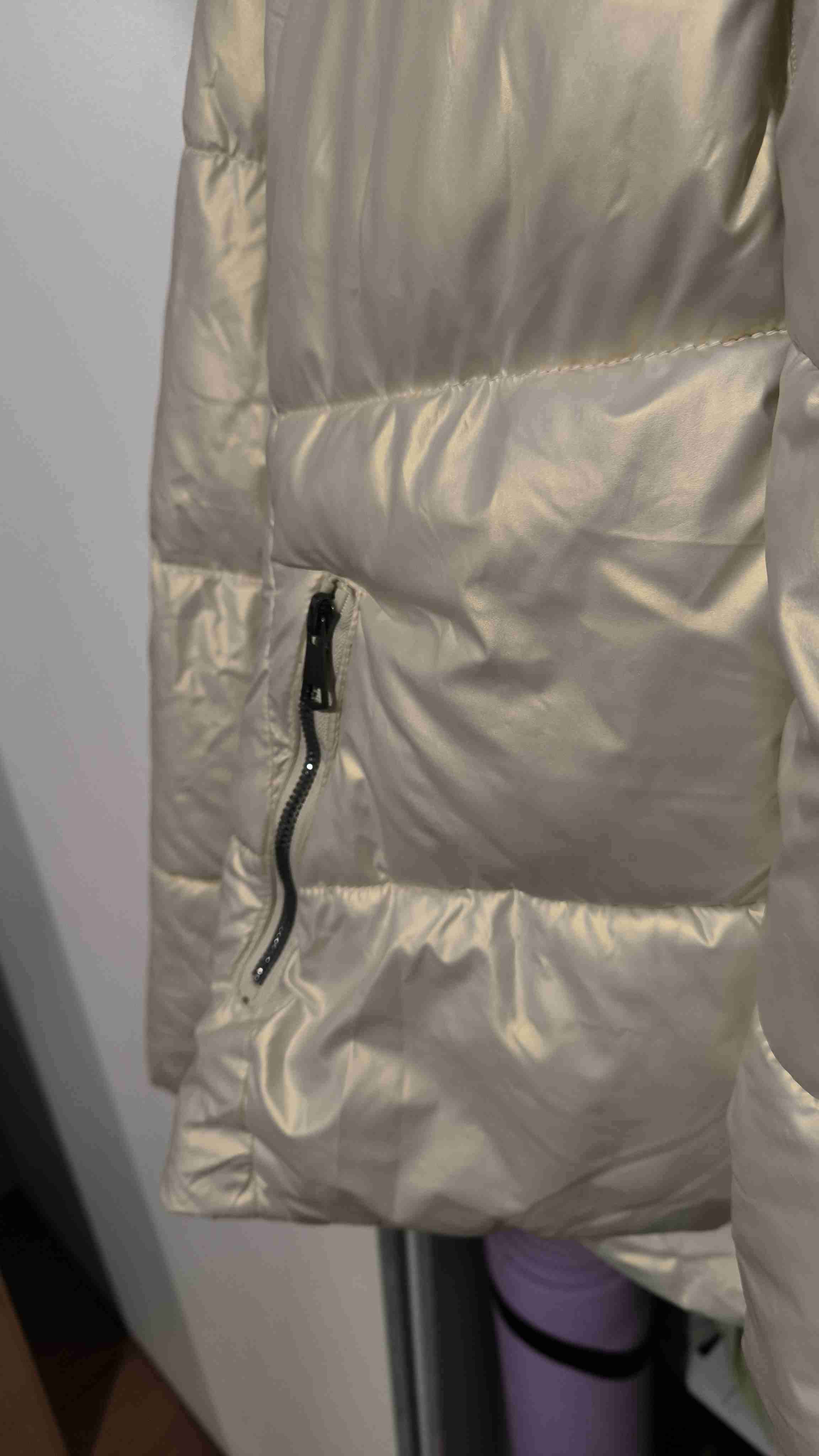 Chaqueta acolchada amarilla con capucha - miniatura 4