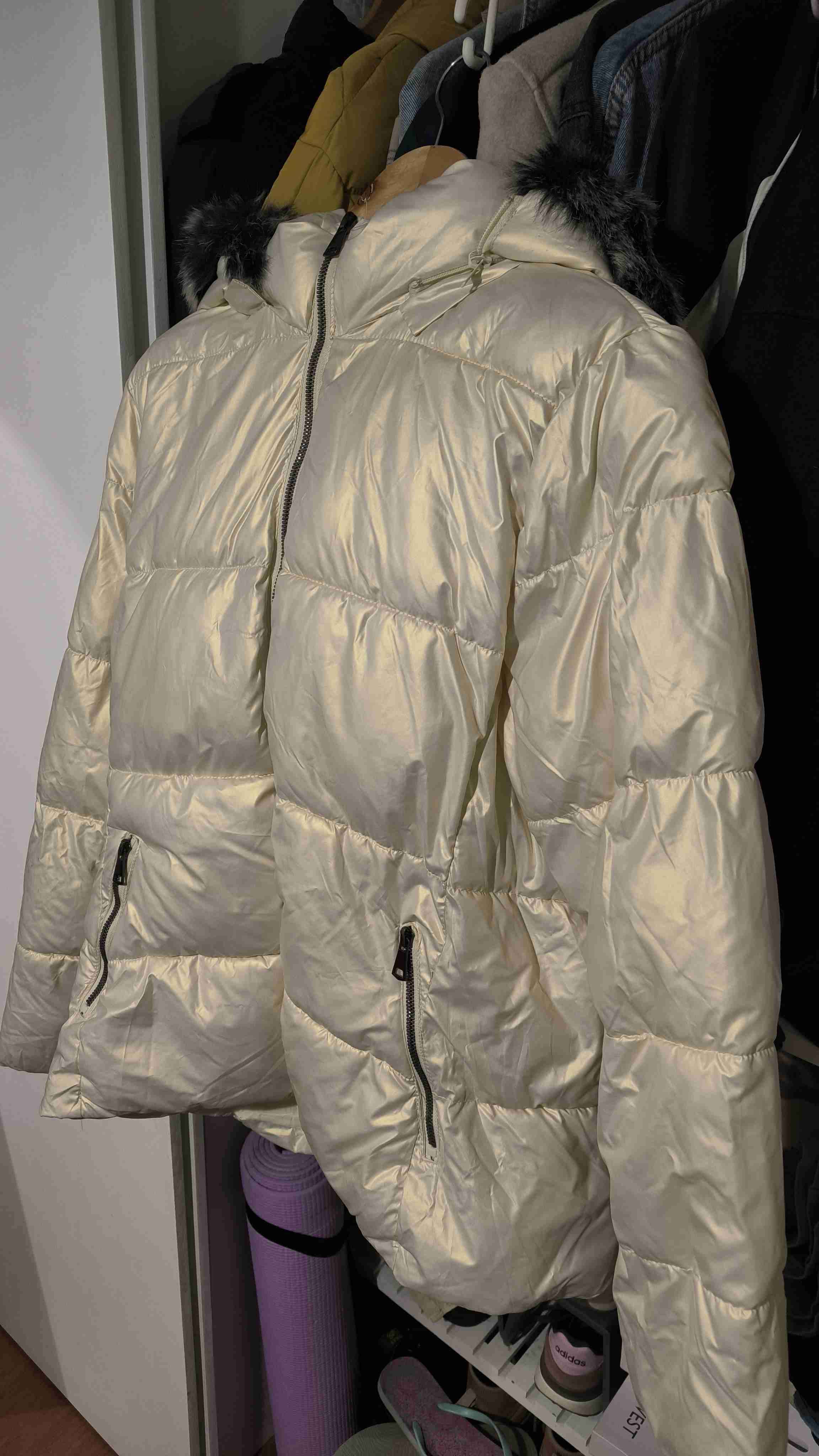 Chaqueta acolchada amarilla con capucha - miniatura 6