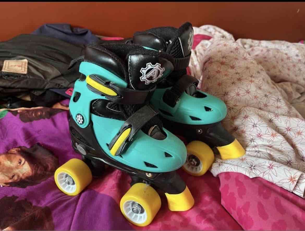 Patines quad infantiles AJUSTABLES 31–34 – NUEVOS - miniatura 1