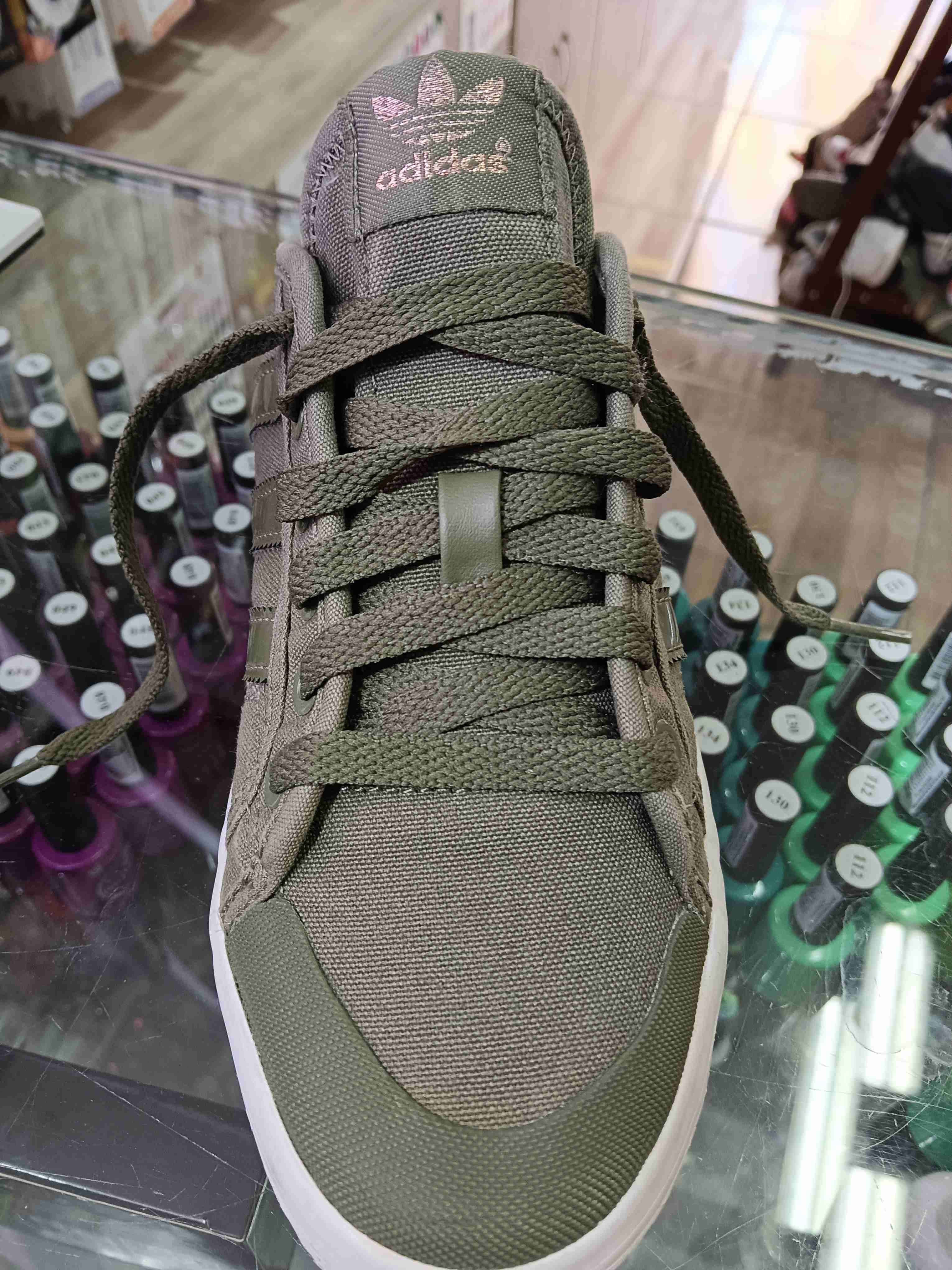 Zapatilla deportiva verde militar - miniatura 2