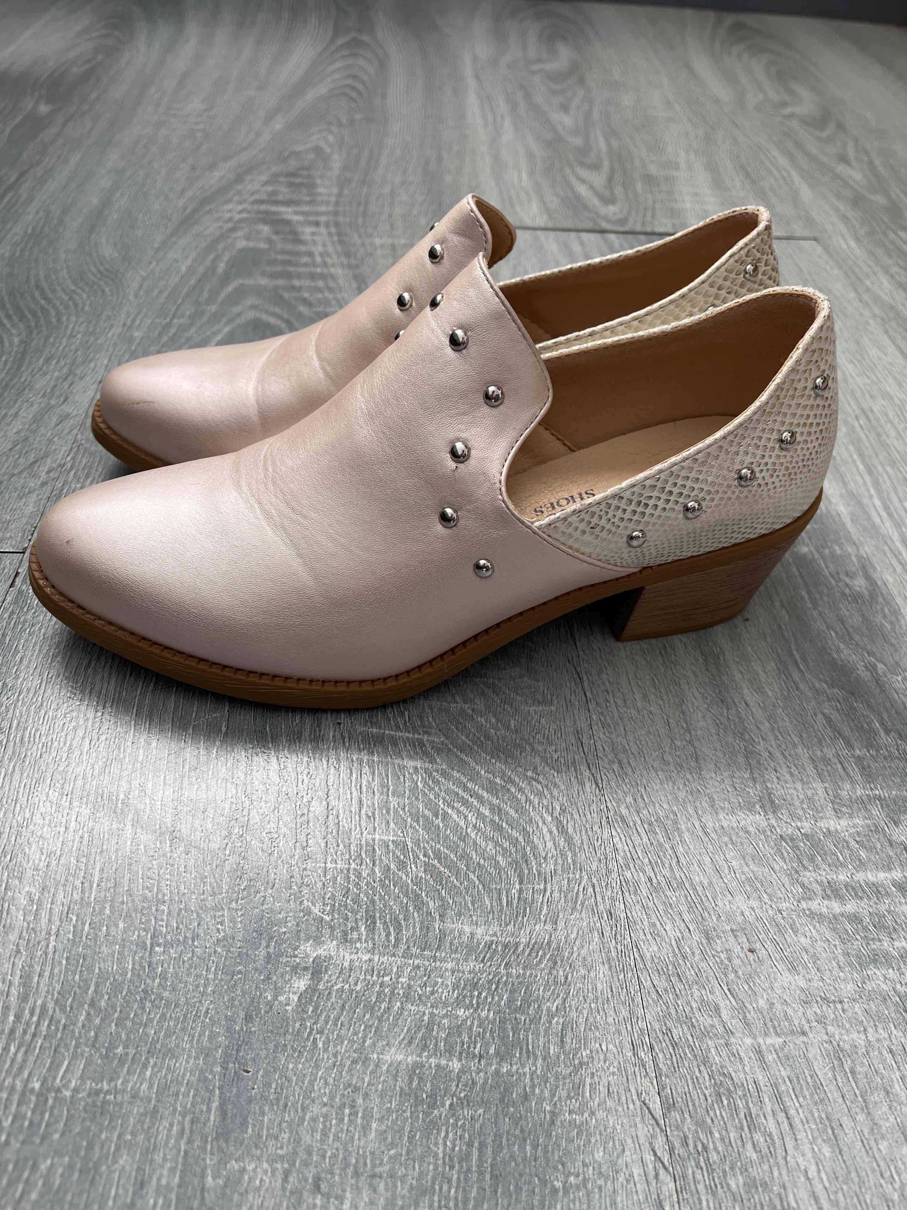 Zapatos rosados con detalles - miniatura 2