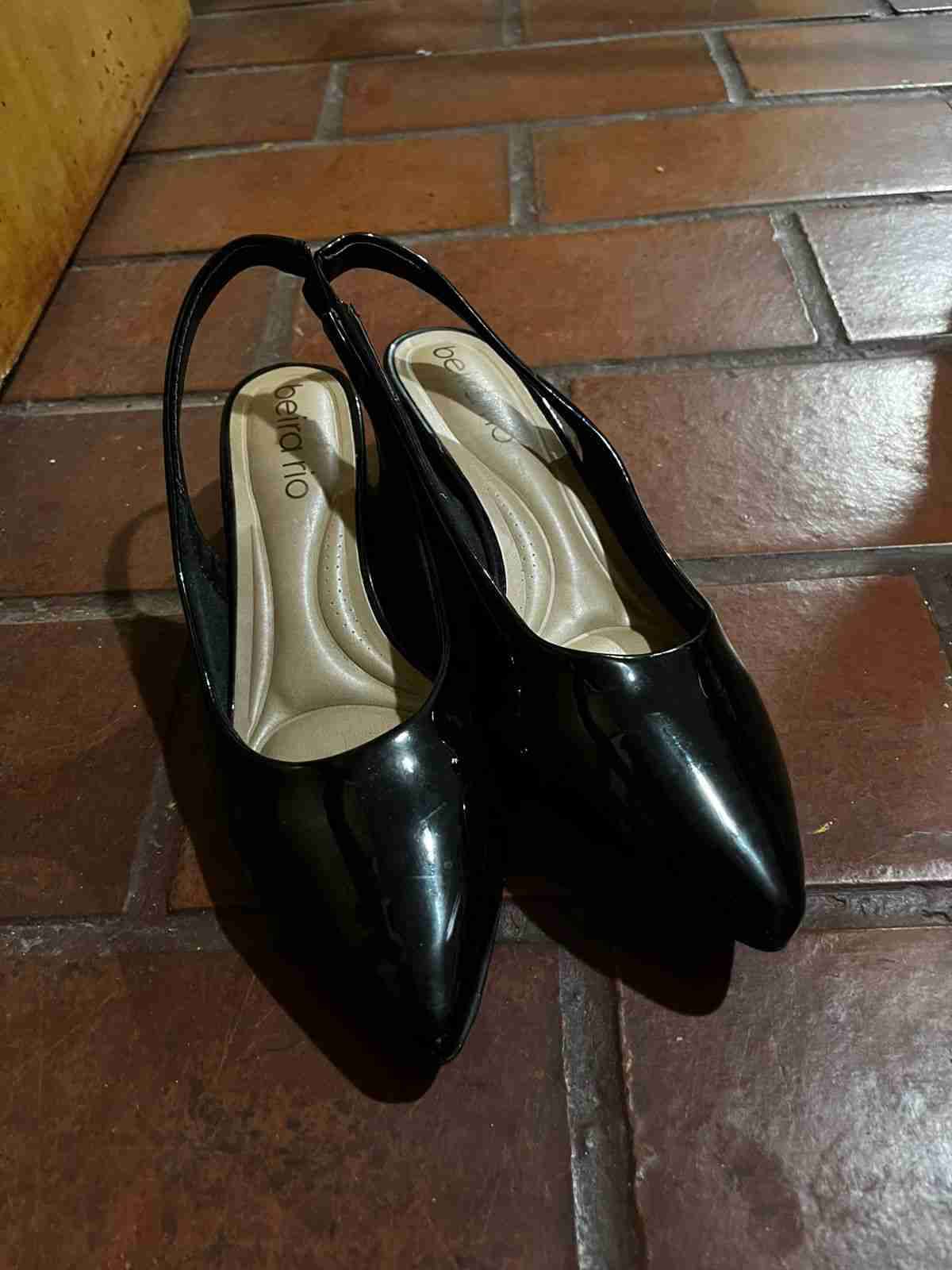 Zapatos blancos de taco medio - miniatura 2