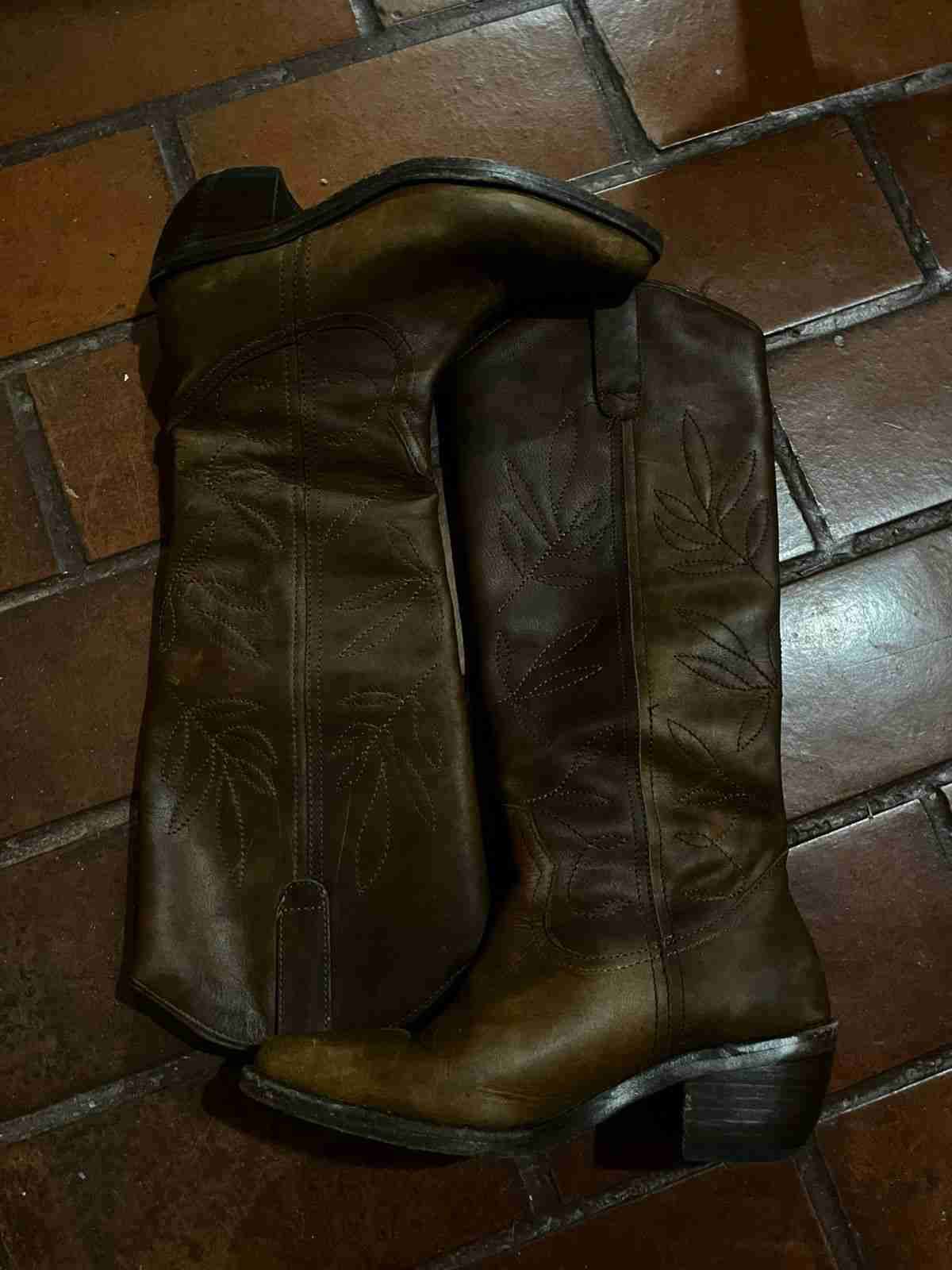 Zapatos blancos de taco medio - miniatura 4