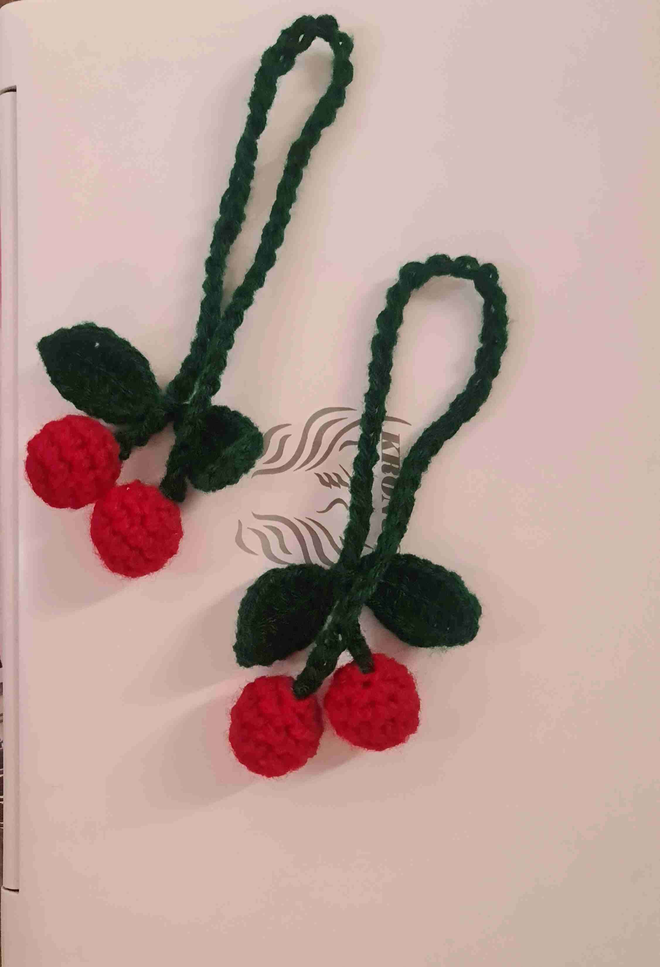 Adorno tejido de cerezas - miniatura 1