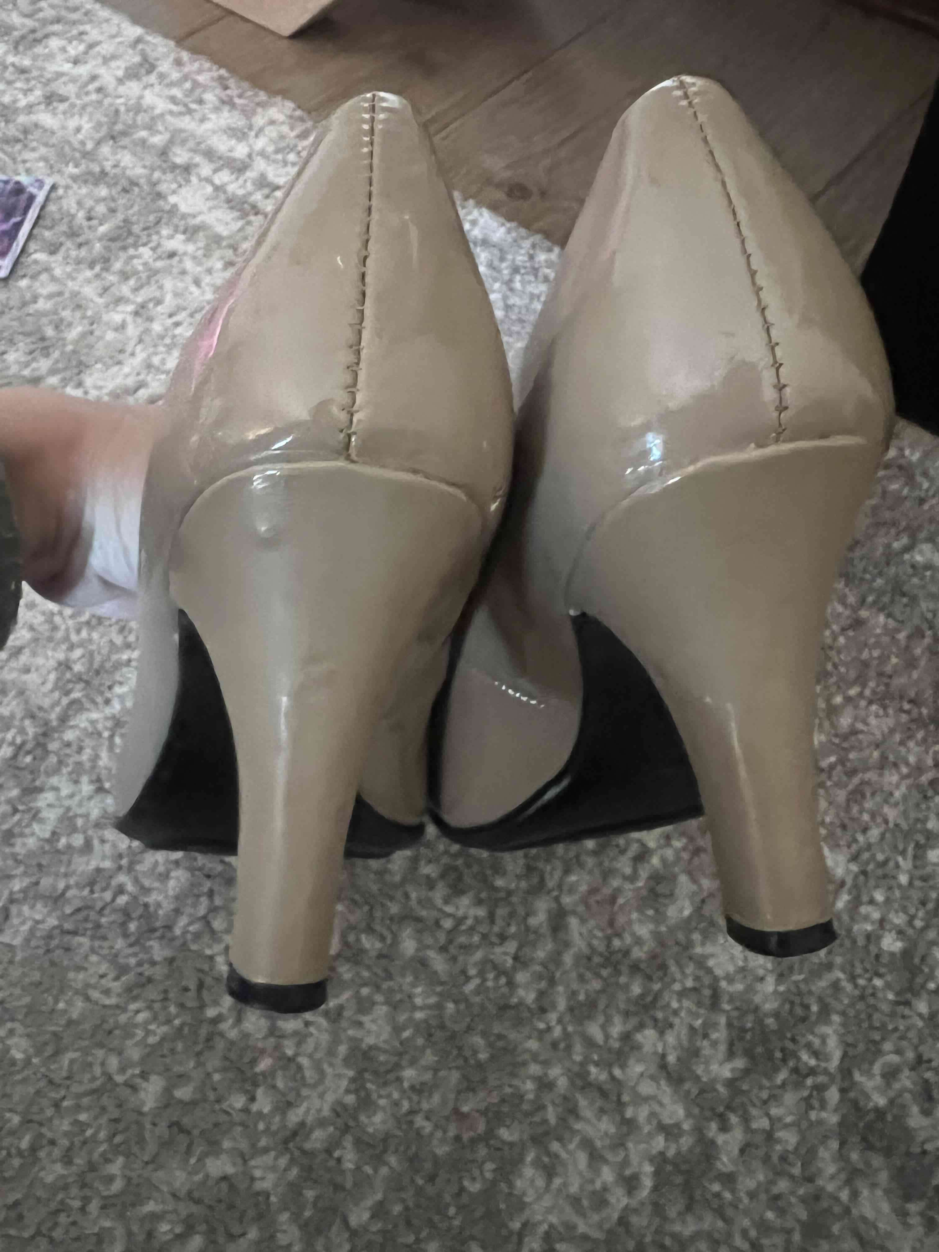 Zapatos de tacón beige, N 36 - miniatura 2