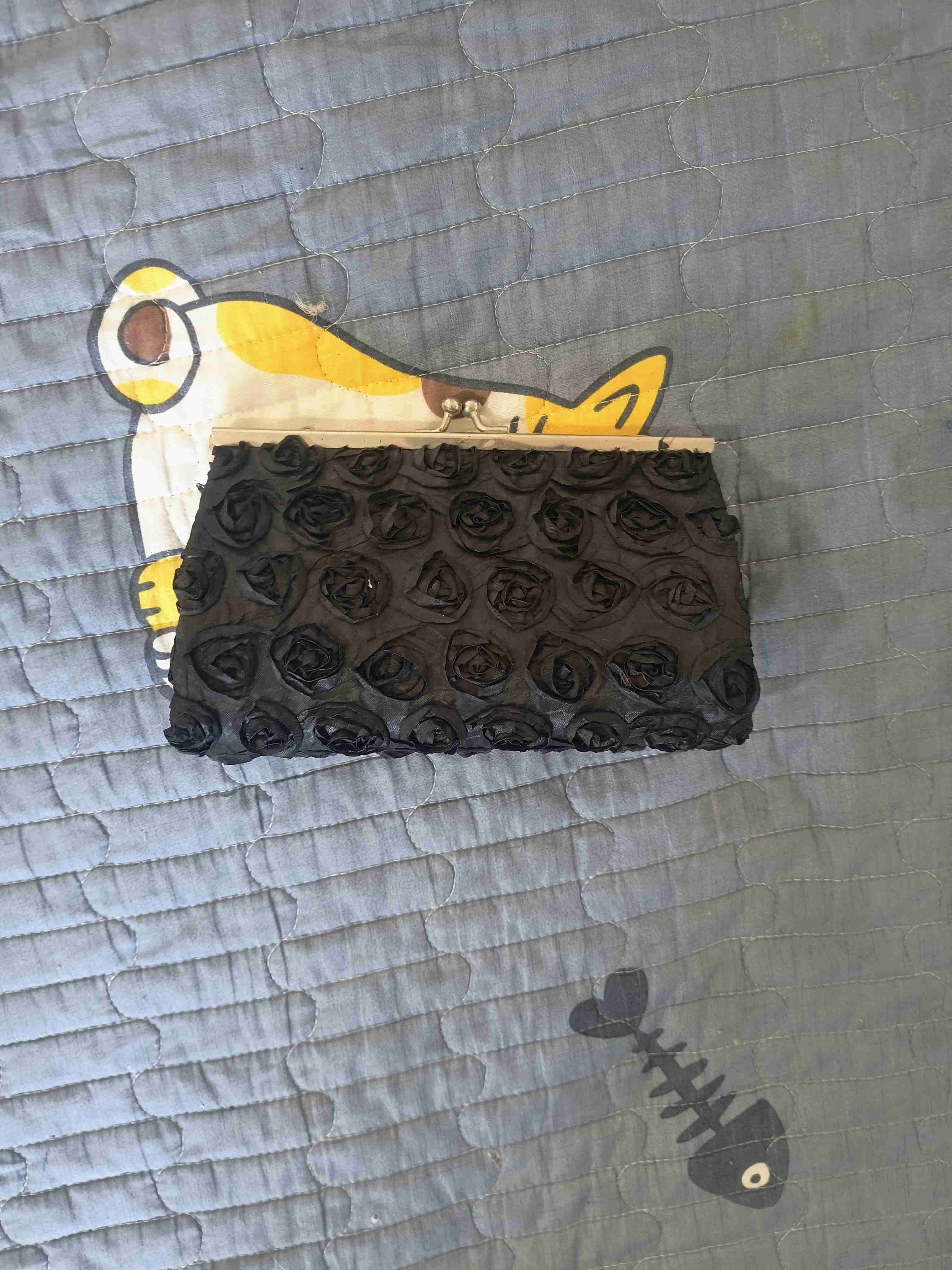 Cartera beige con cadena - miniatura 5