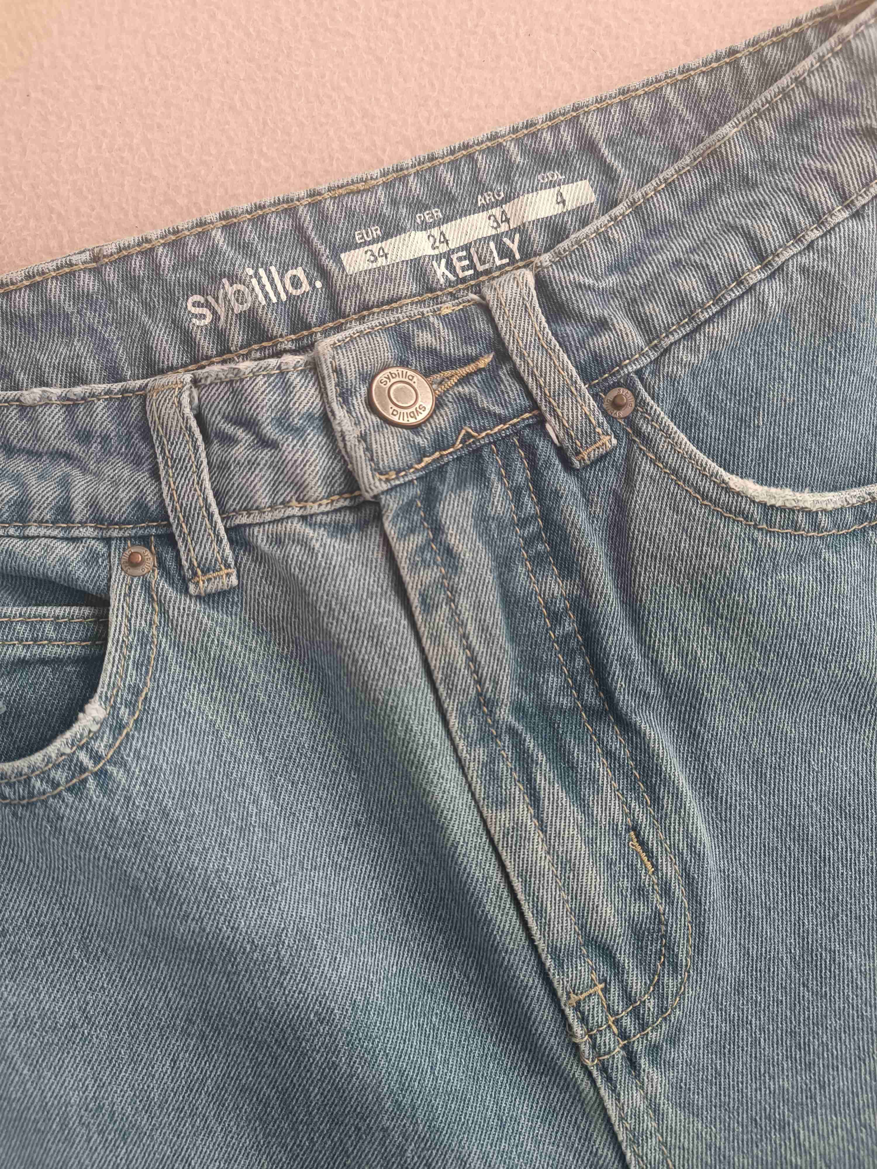 Jeans azules rotos - miniatura 3