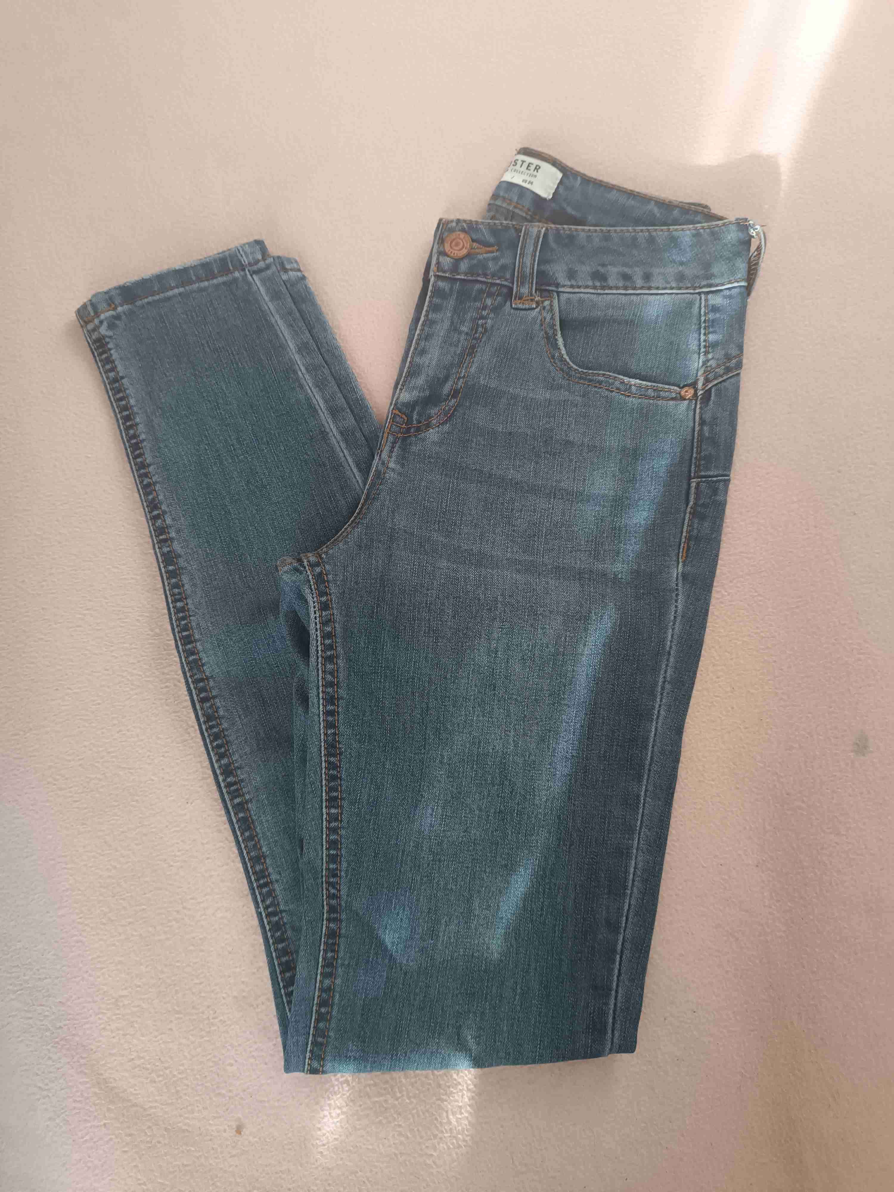 Jeans azules clásicos - miniatura 2