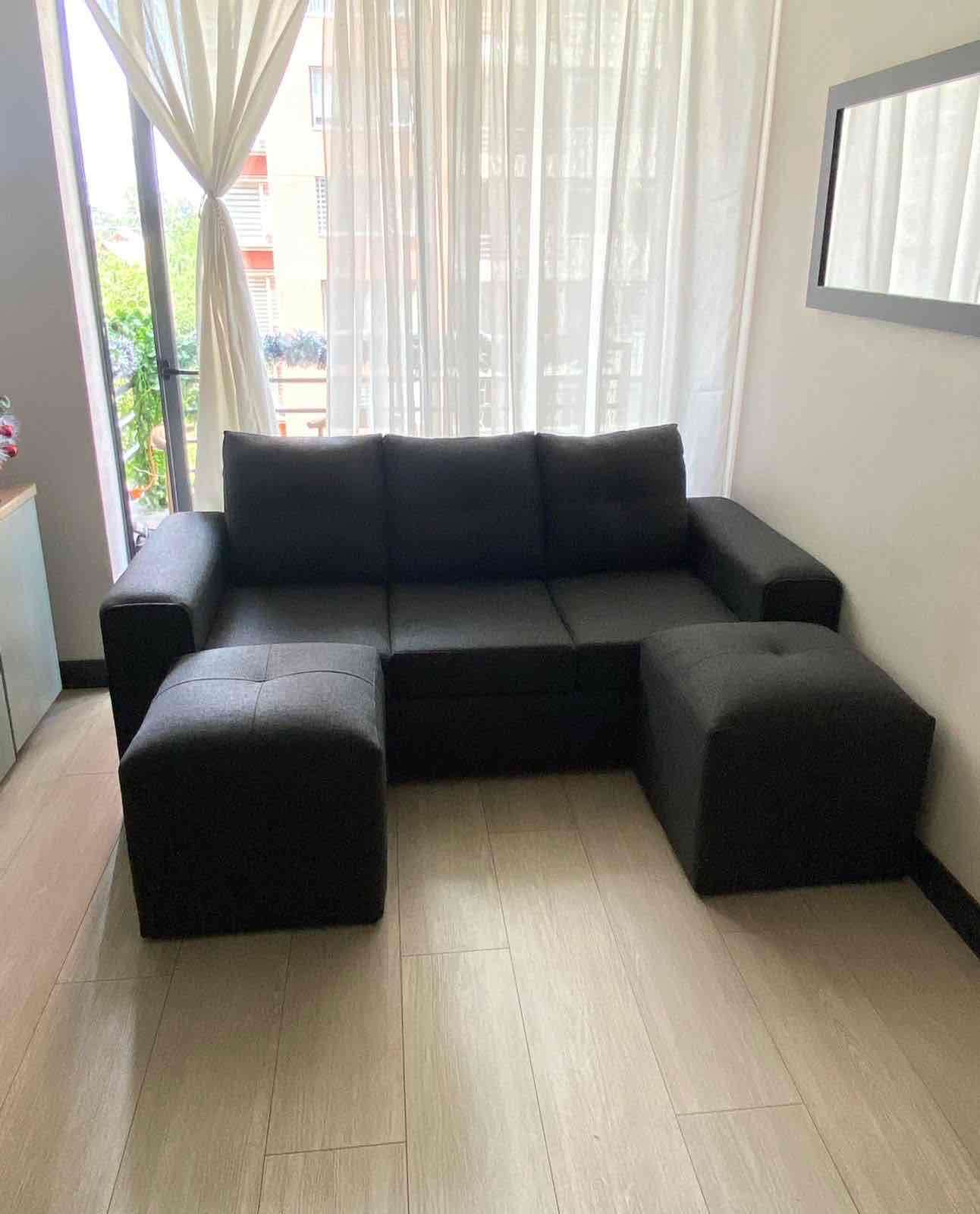 Sofá seccional gris oscuro - miniatura 1