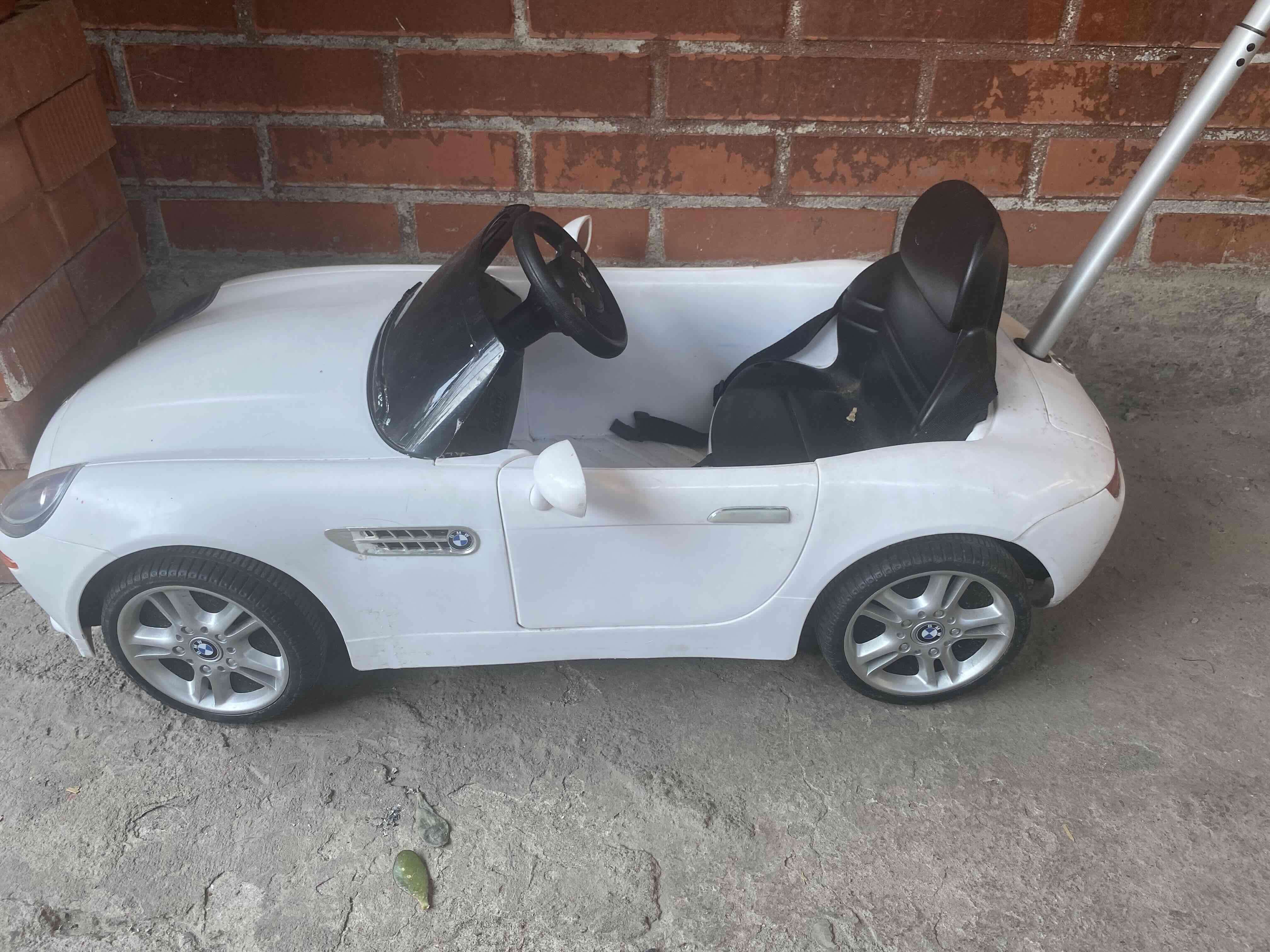 Auto de juguete BMW blanco - miniatura 1