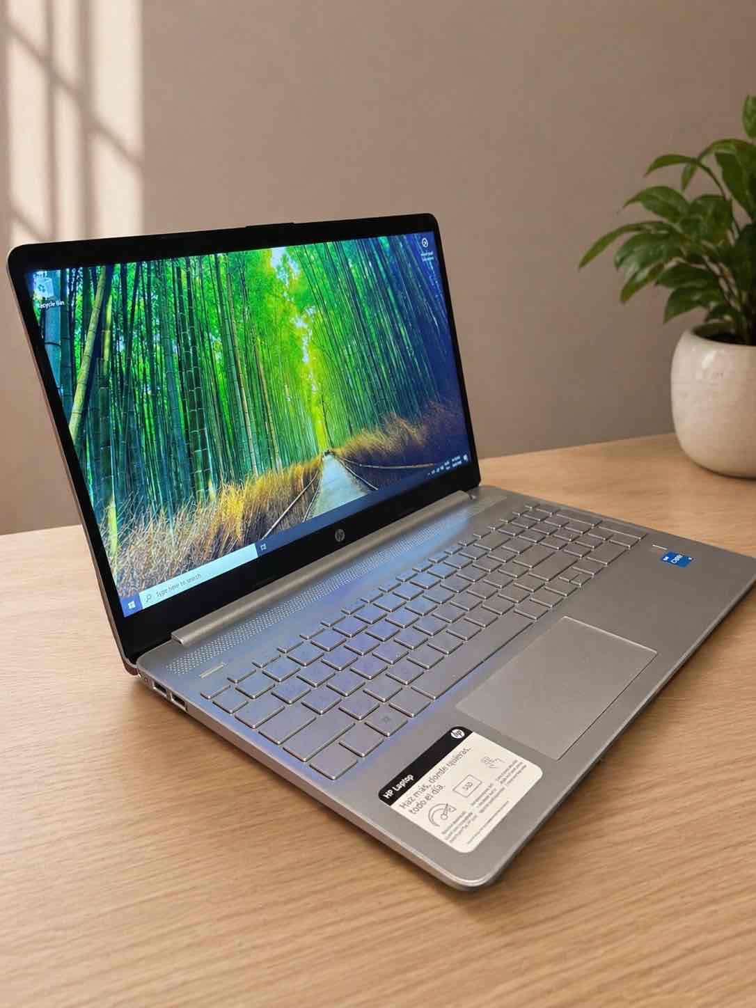 Notebook HP Core i3 11va Gen - miniatura 2