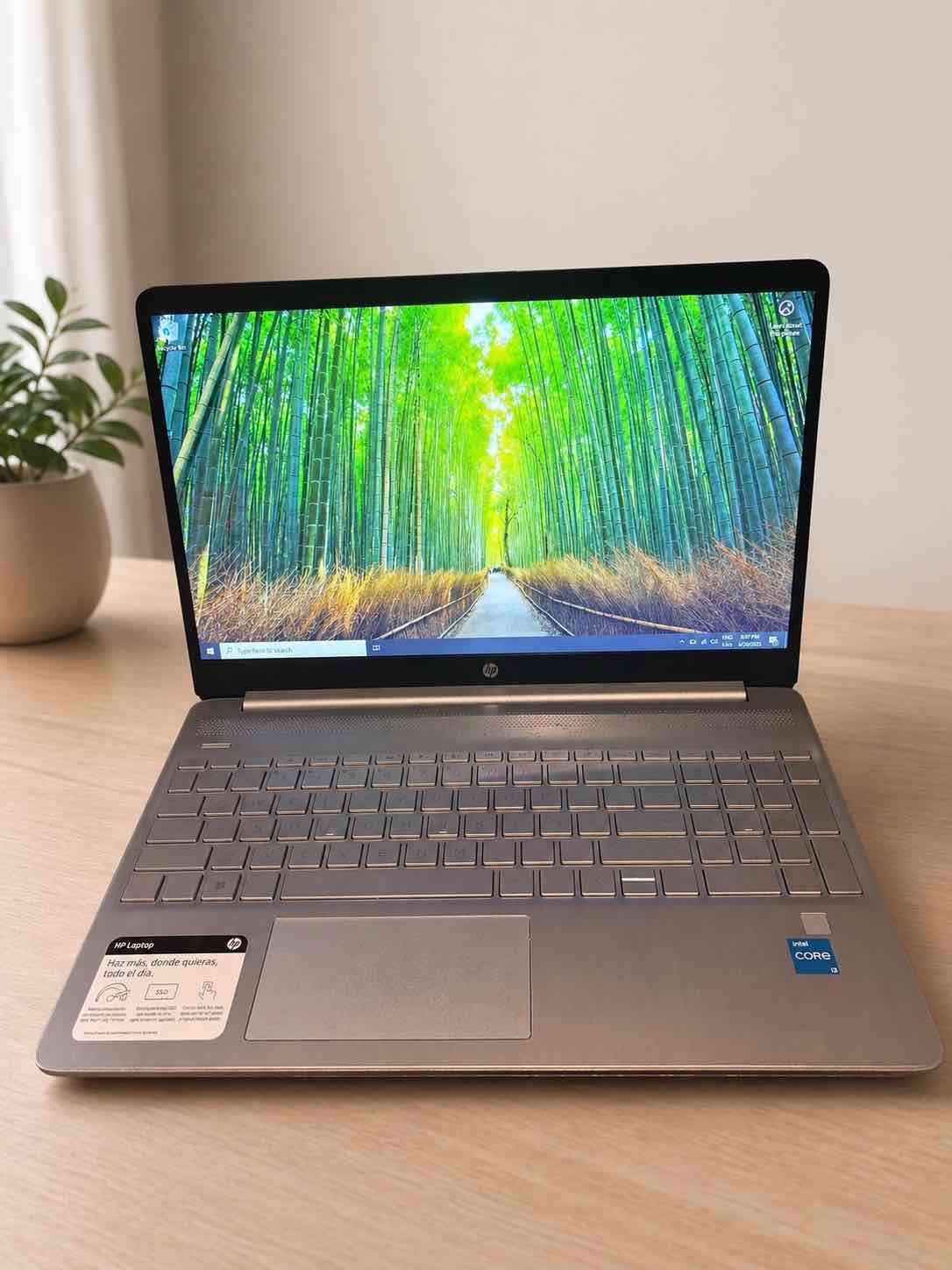 Notebook HP Core i3 11va Gen - miniatura 3