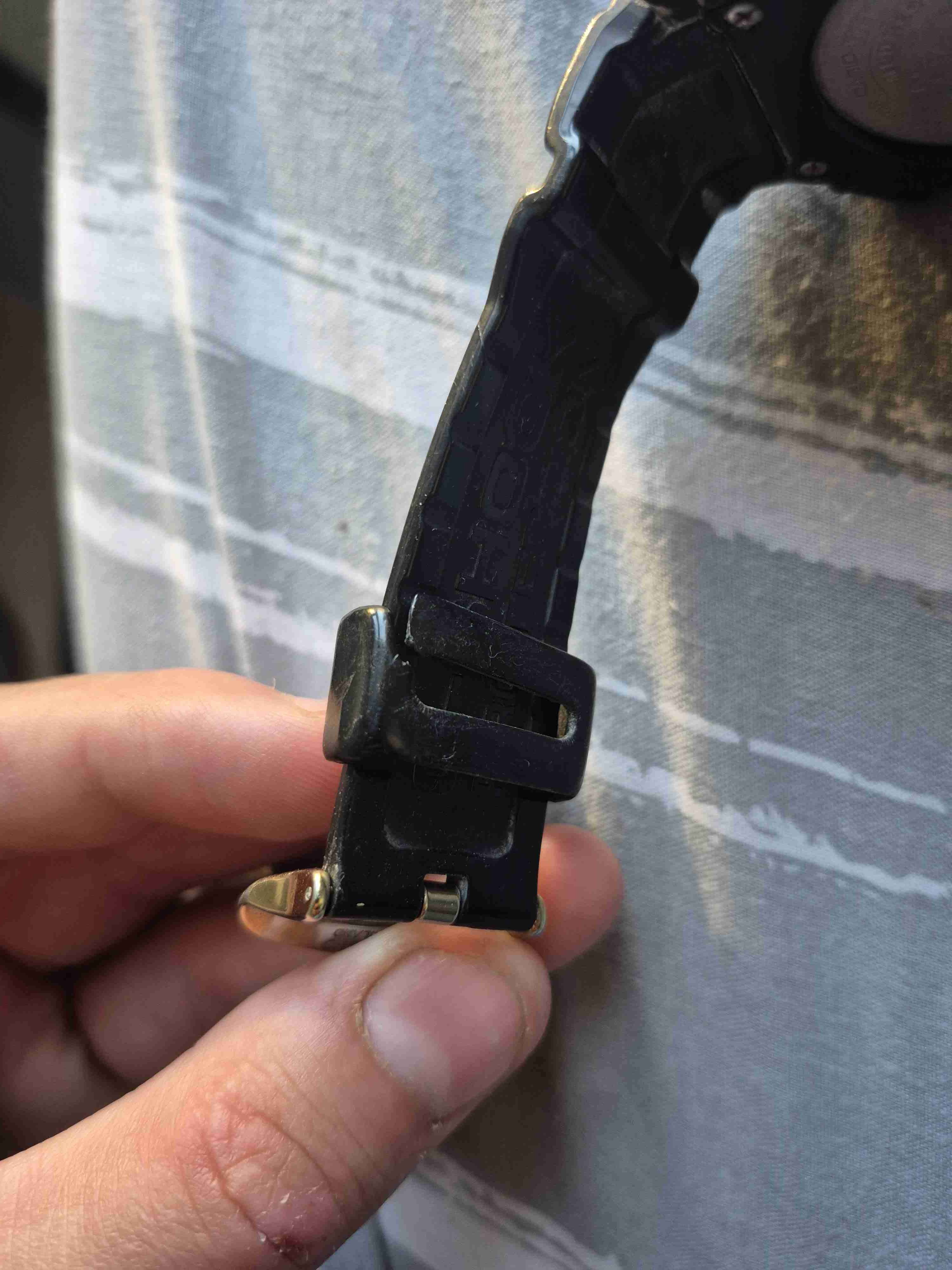 Reloj digital negro deportivo - miniatura 2