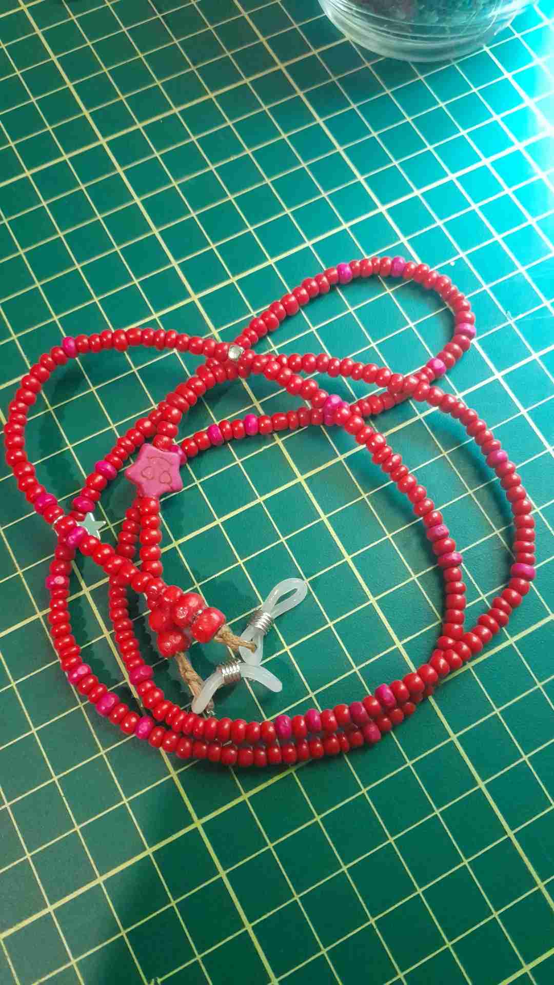 Cuelga gafas de mostacillas - miniatura 3