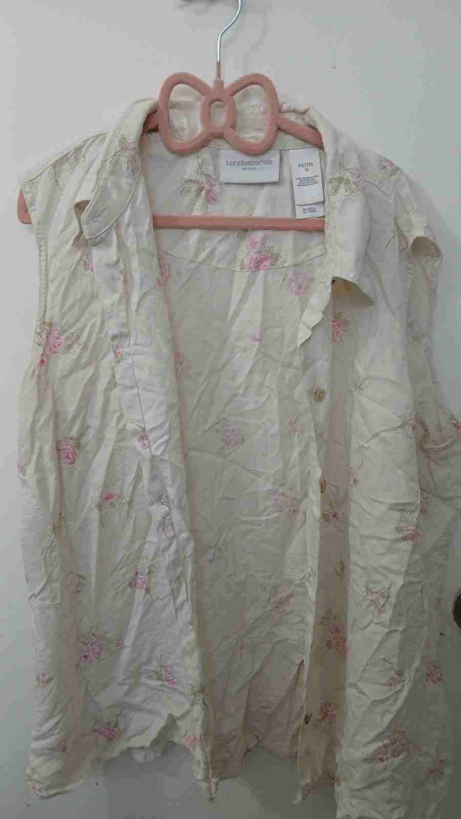 Blusa floral sin mangas