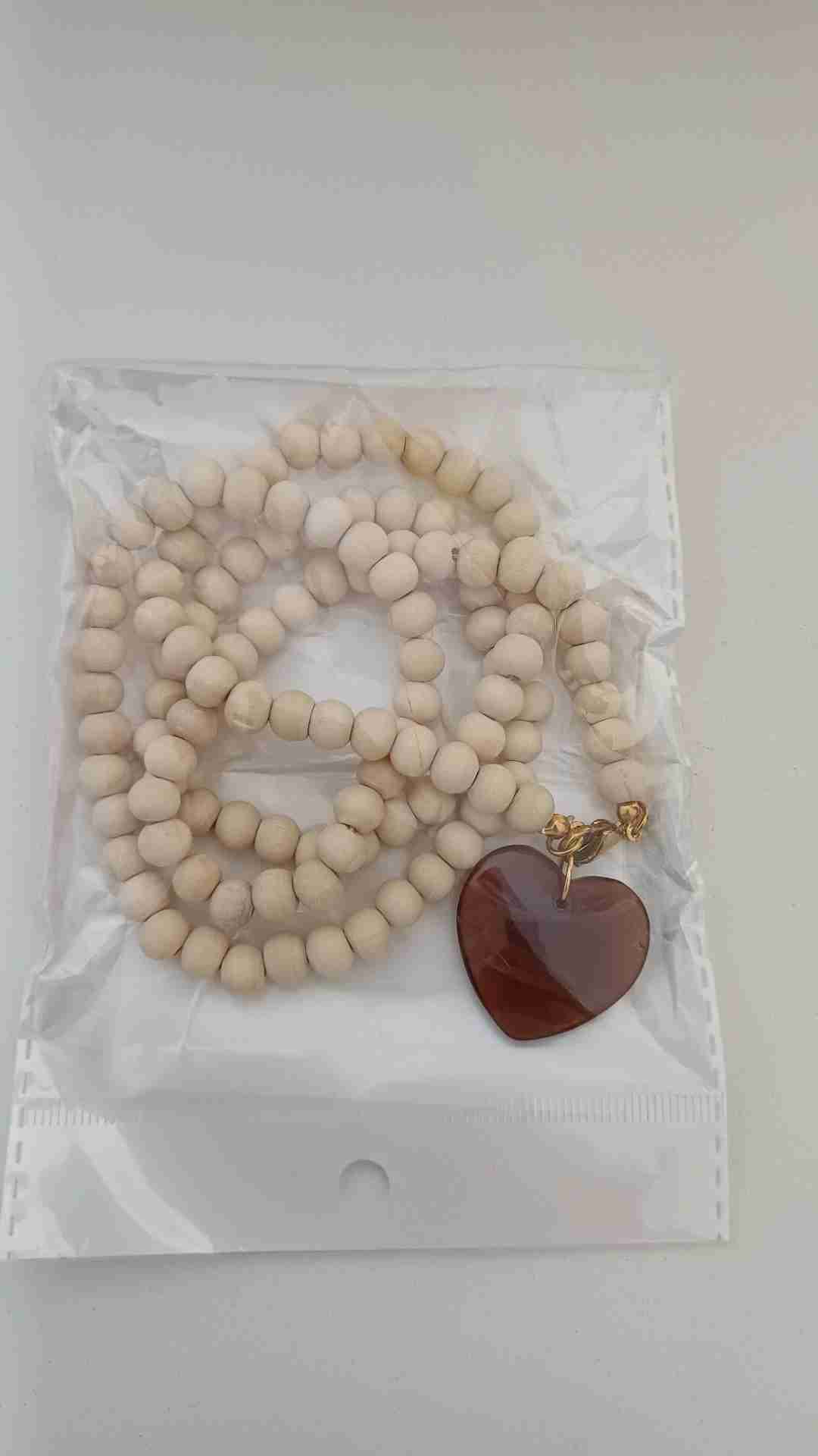 Collar cuentas con dije corazón - miniatura 2