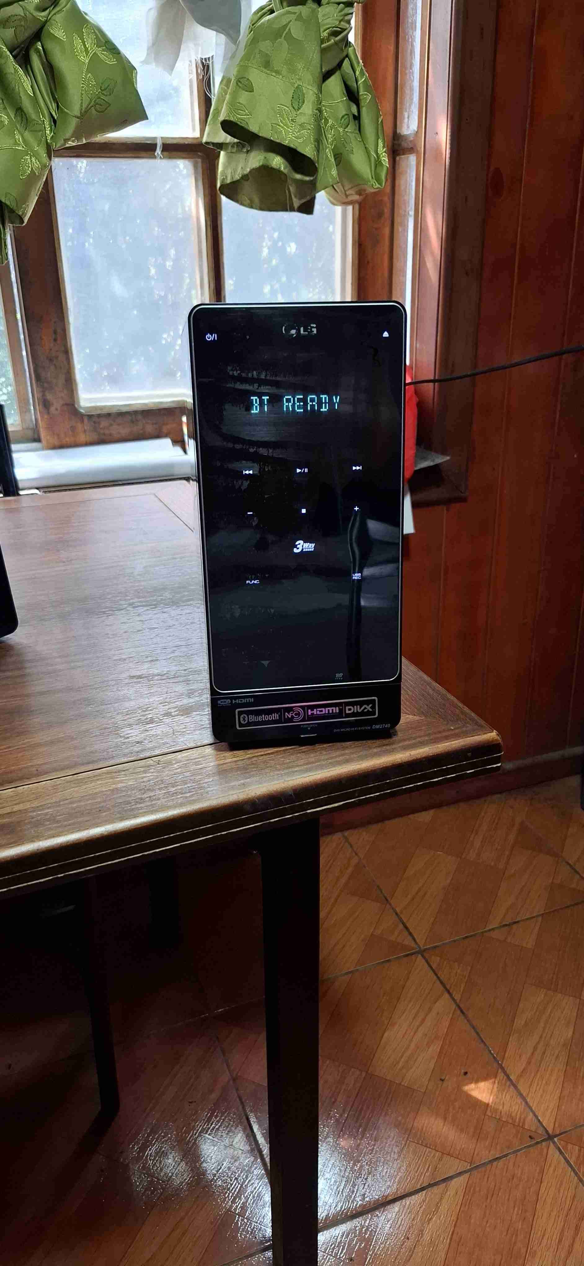 Sistema de sonido LG con parlantes - miniatura 5