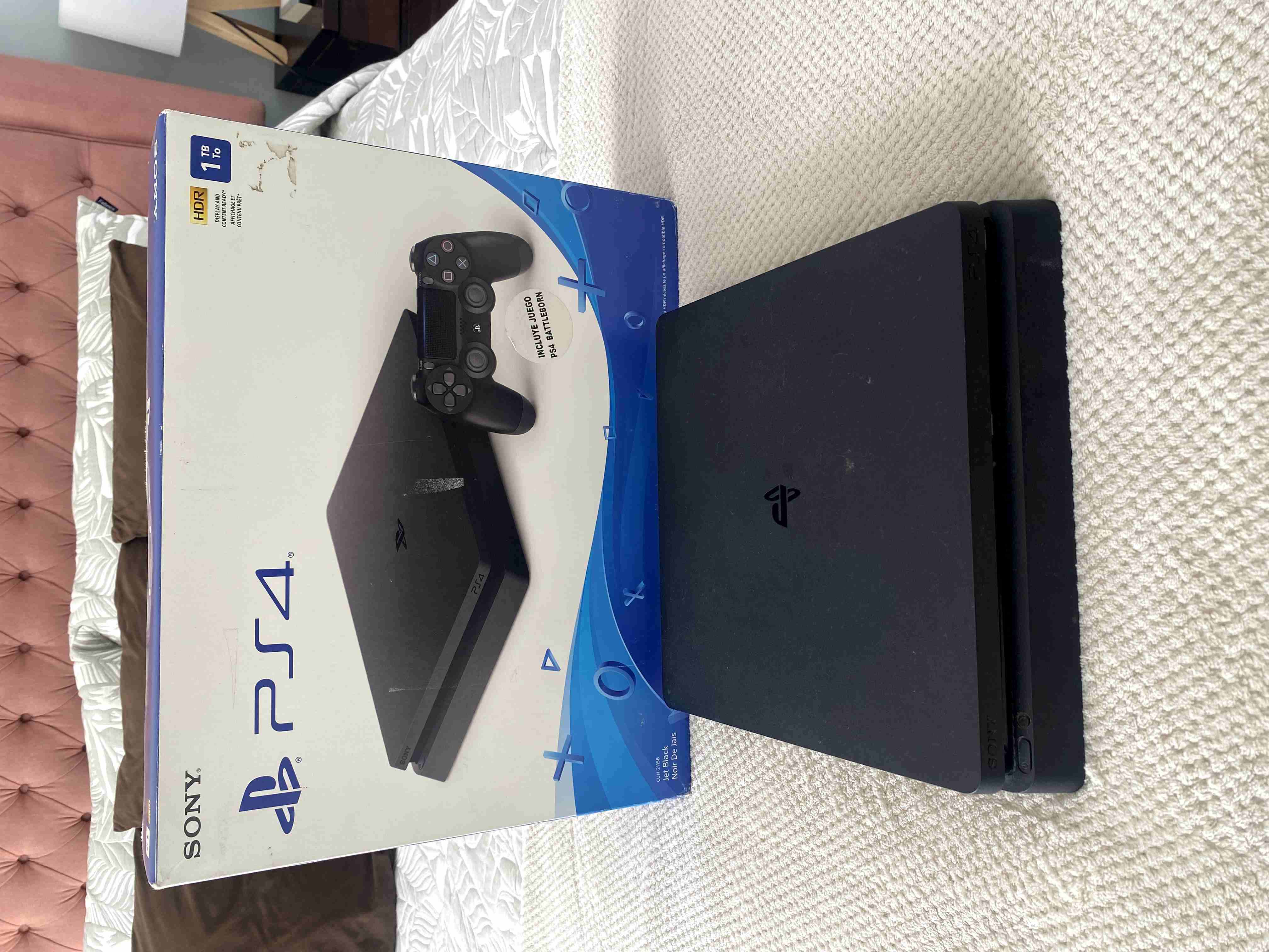 Consola PS4 con caja original - miniatura 1