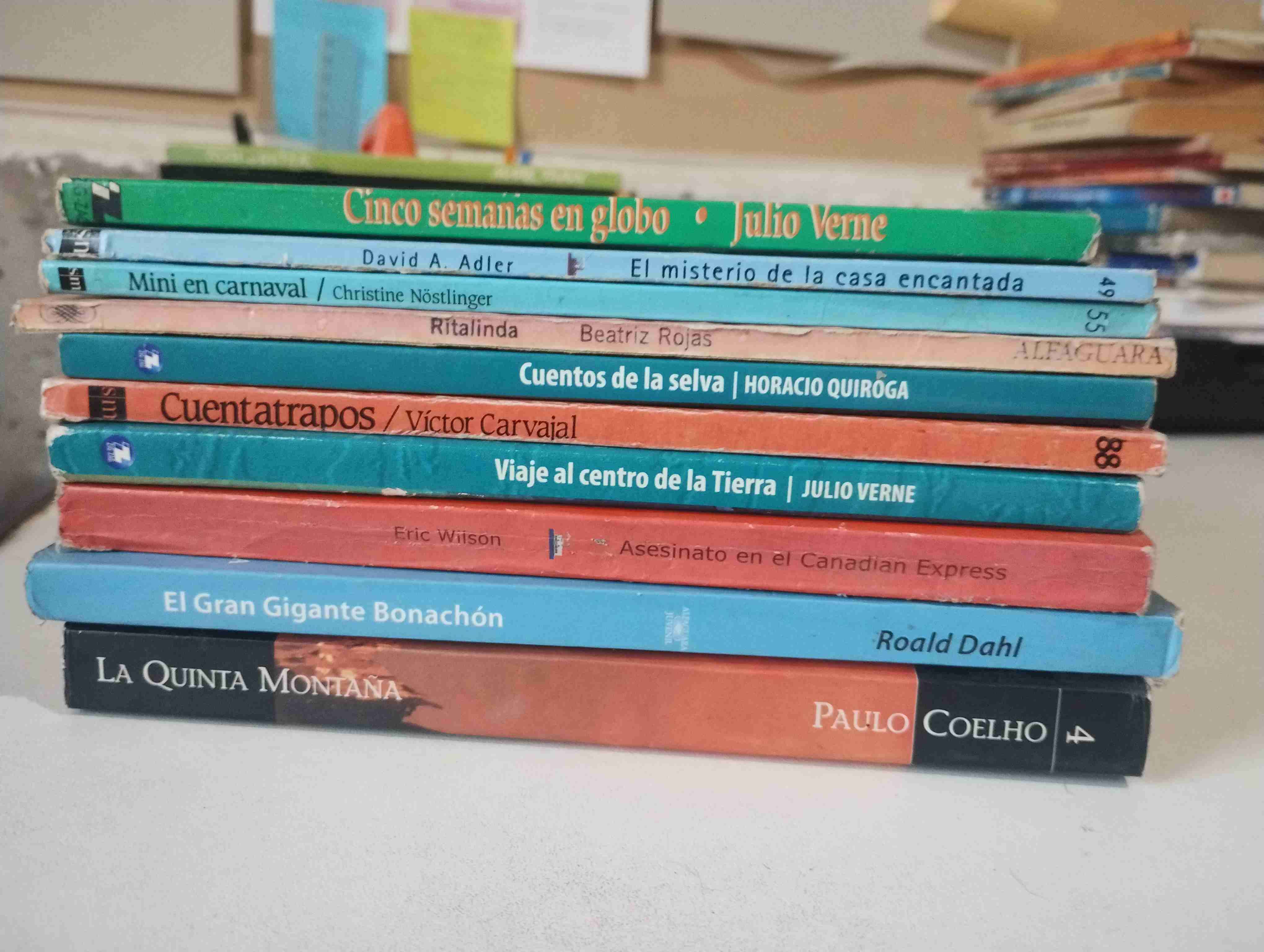 Lote de libros variados - miniatura 1