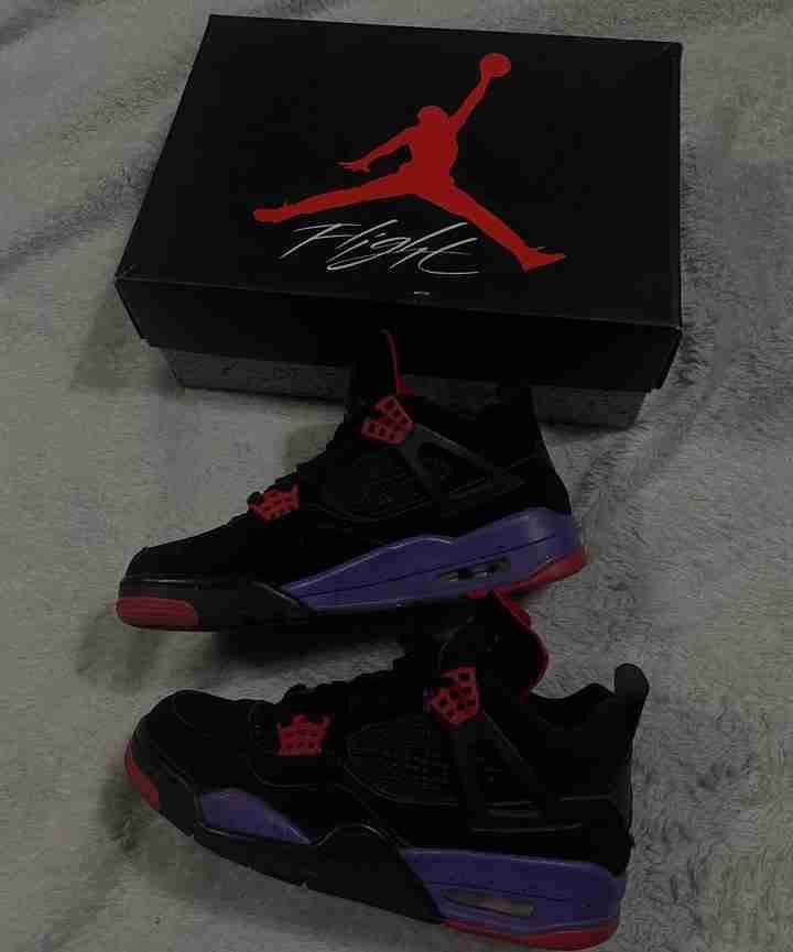 Zapatillas deportivas negras y rojas - miniatura 2