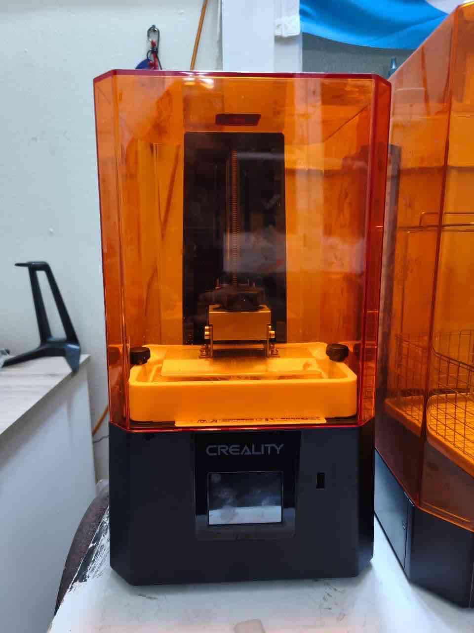 Impresora 3D Creality naranja - miniatura 1