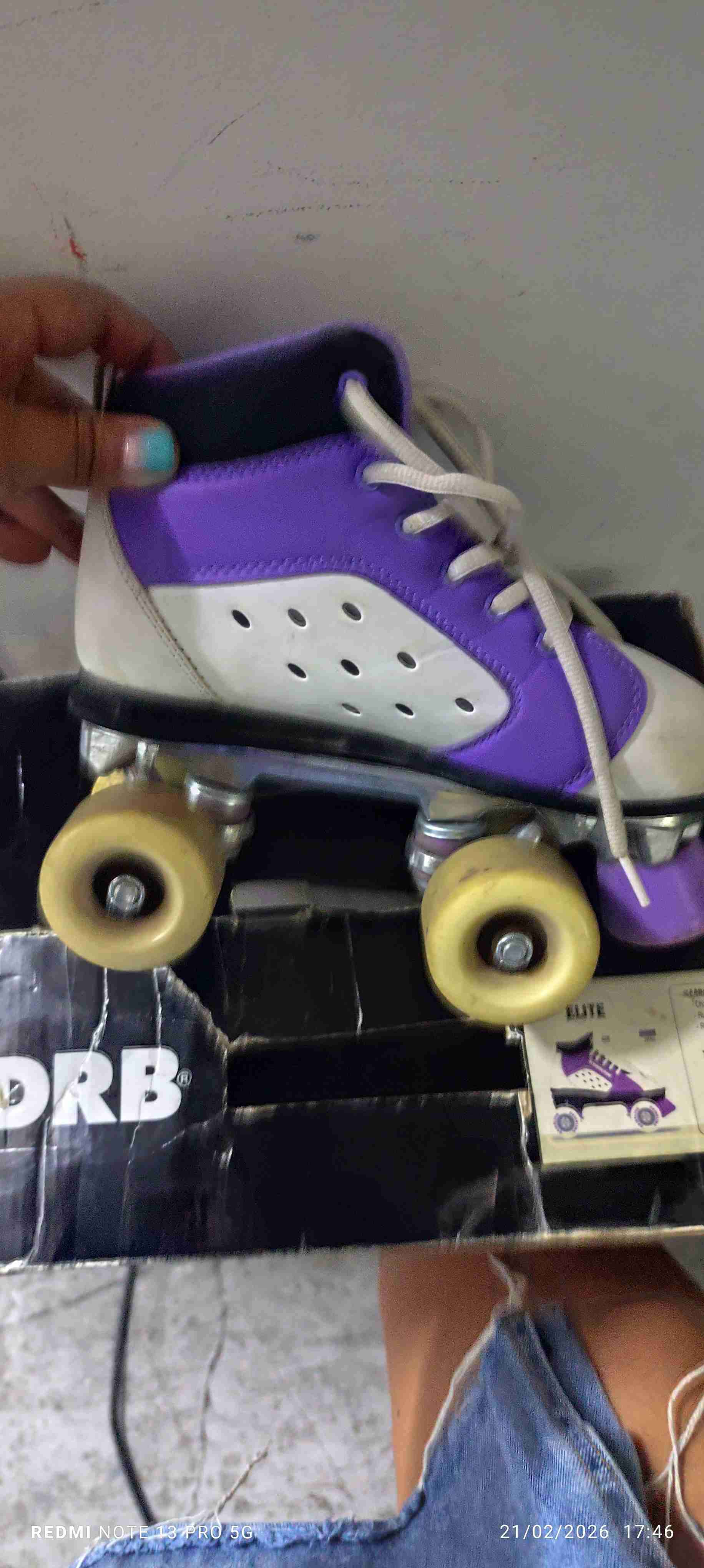 Patines retro morados y blancos - miniatura 2