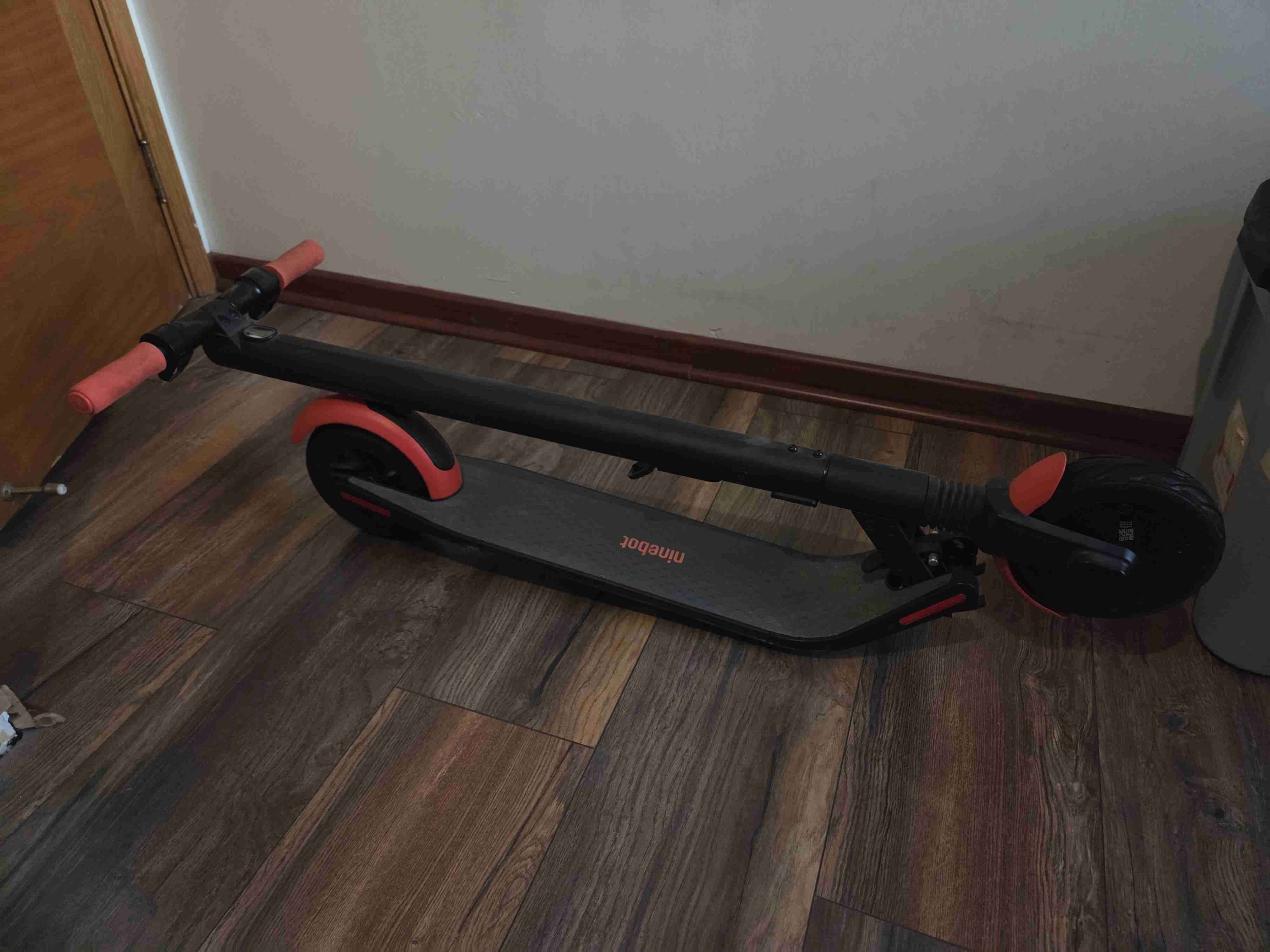 Scooter eléctrico plegable Segway ES1L - miniatura 1