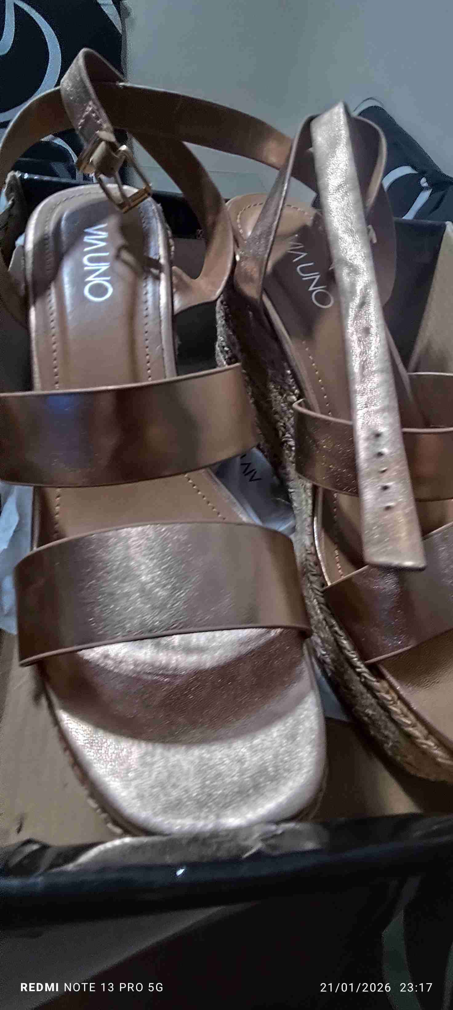 Sandalias plataforma beige brillantes - miniatura 3